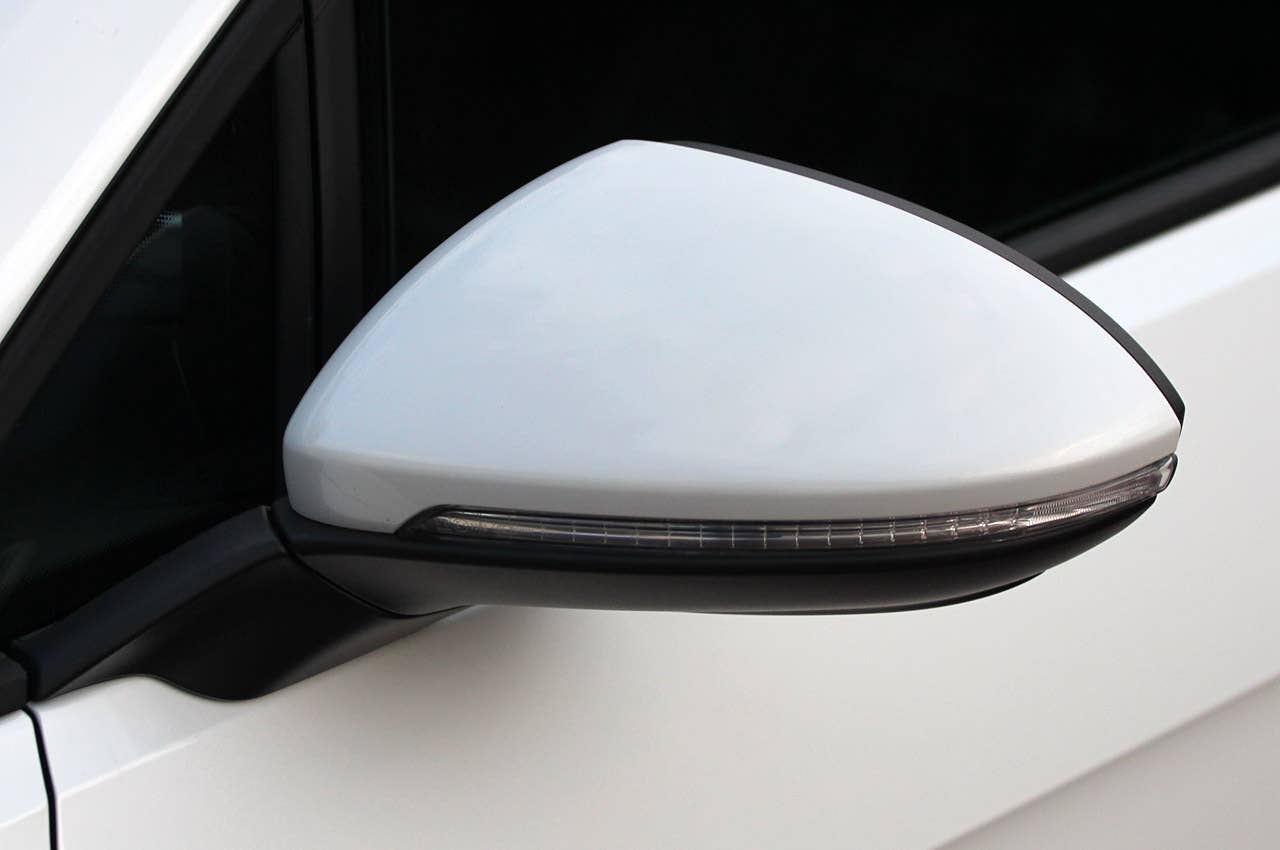 2015 Volkswagen GTI side mirror