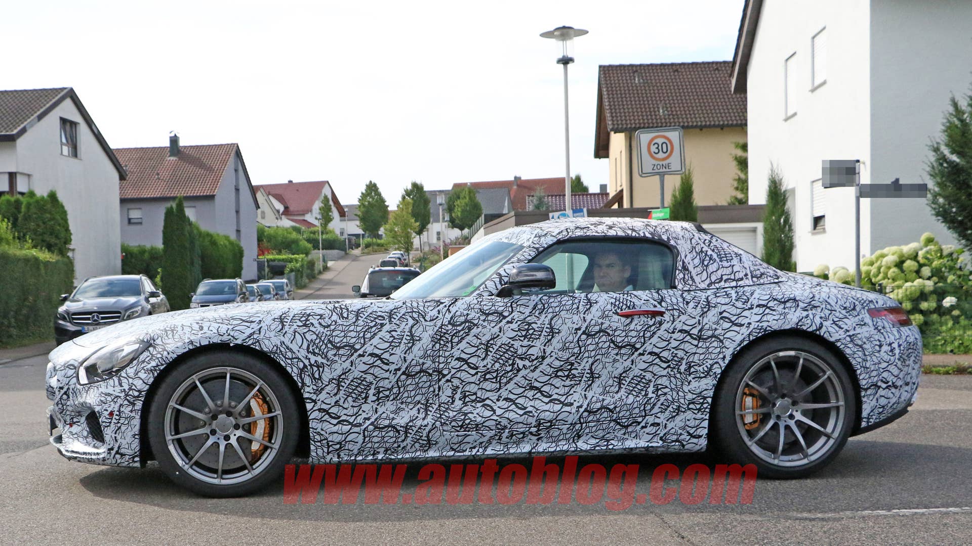 2018 Mercedes-AMG GT C Roadster Side Exterior