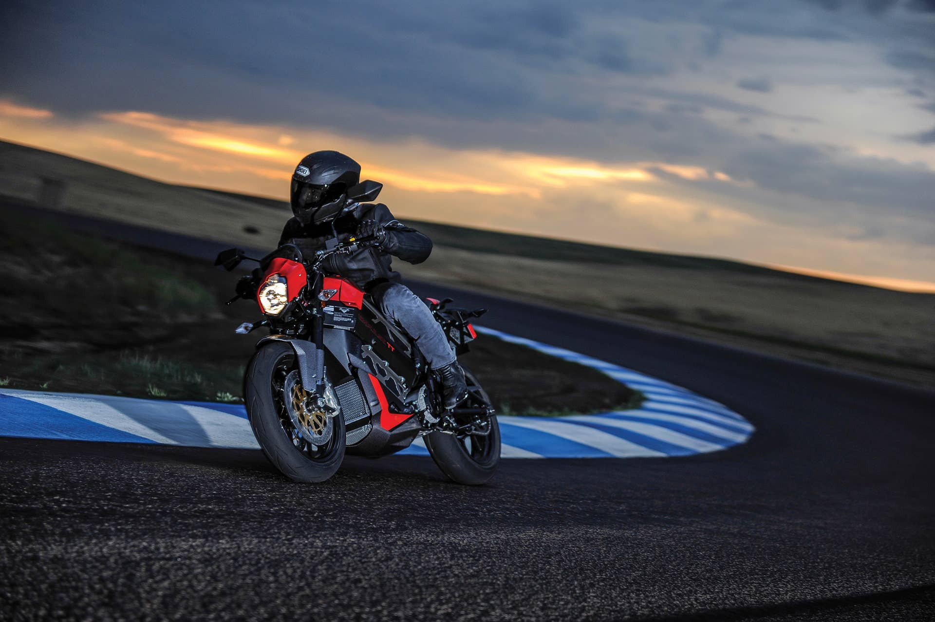 Victory Empulse TT track dusk