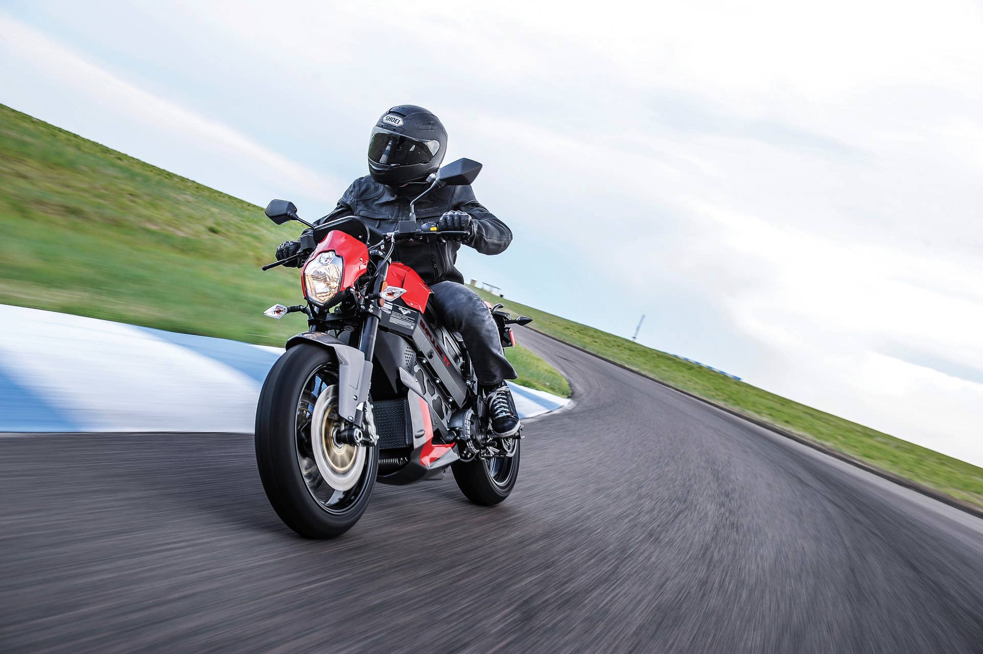 Victory Empulse TT front 3/4 electric