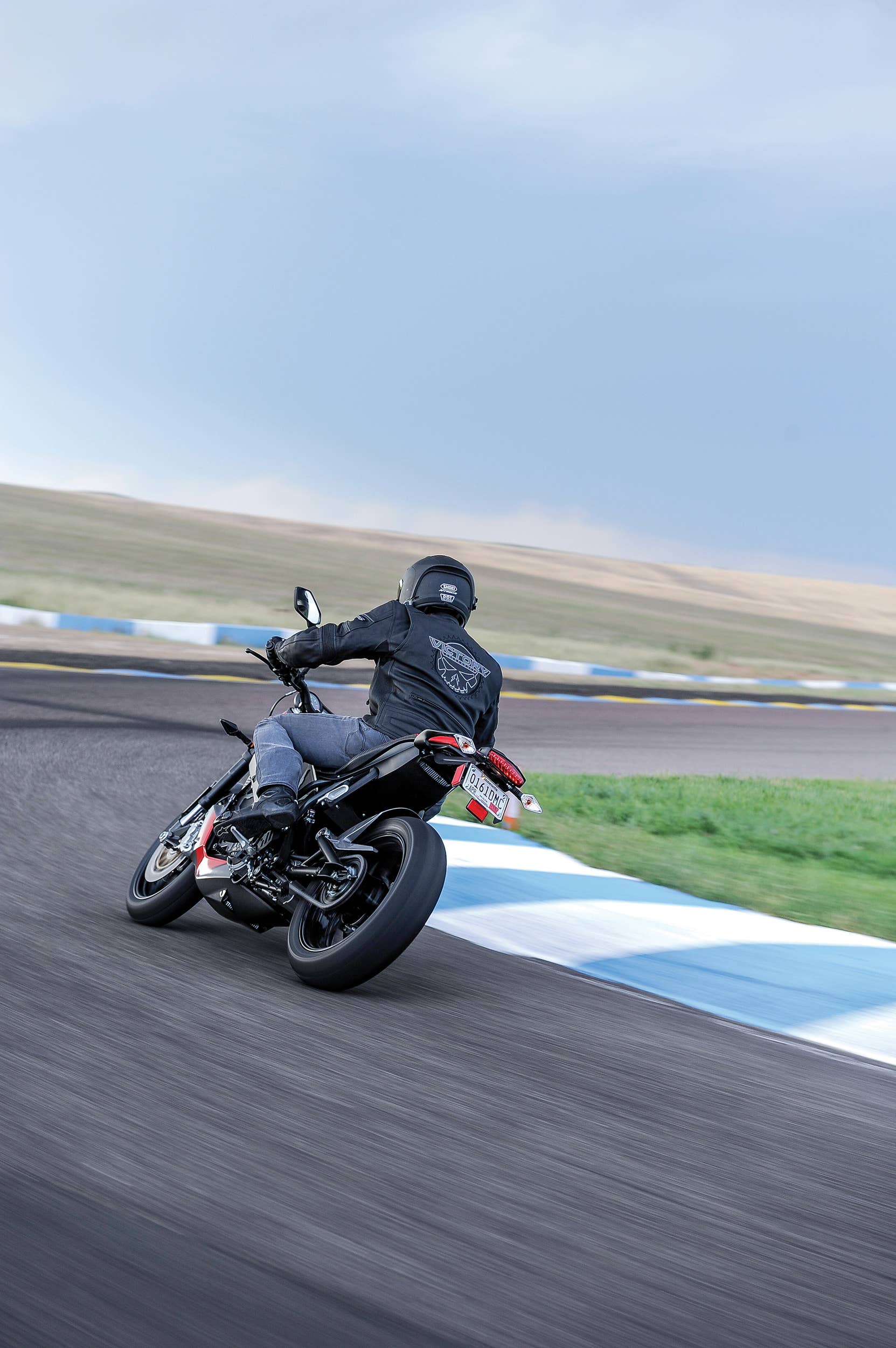 Victory Empulse TT rear 3/4 track