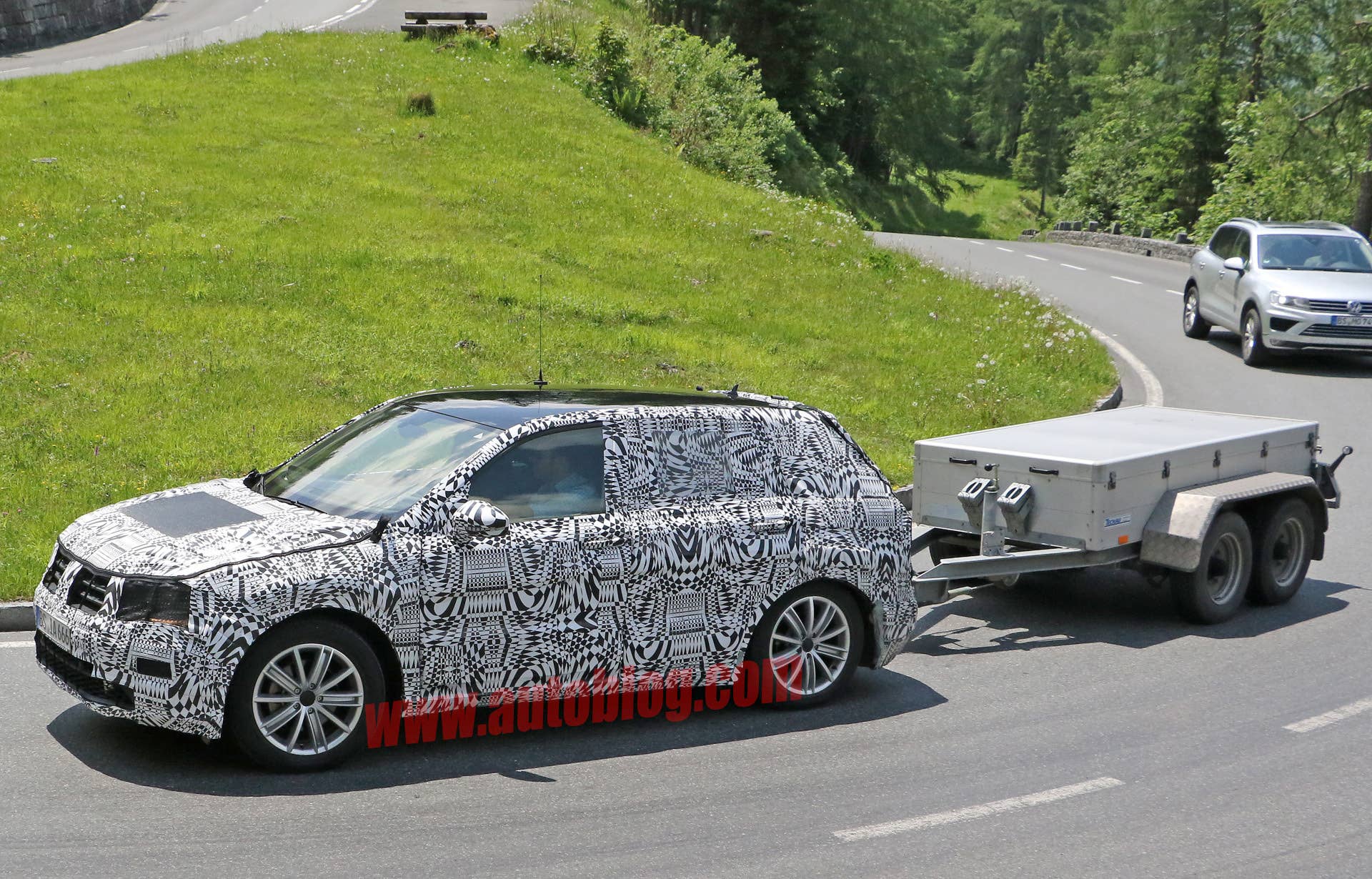 vw towing tiguan camo spied disguised