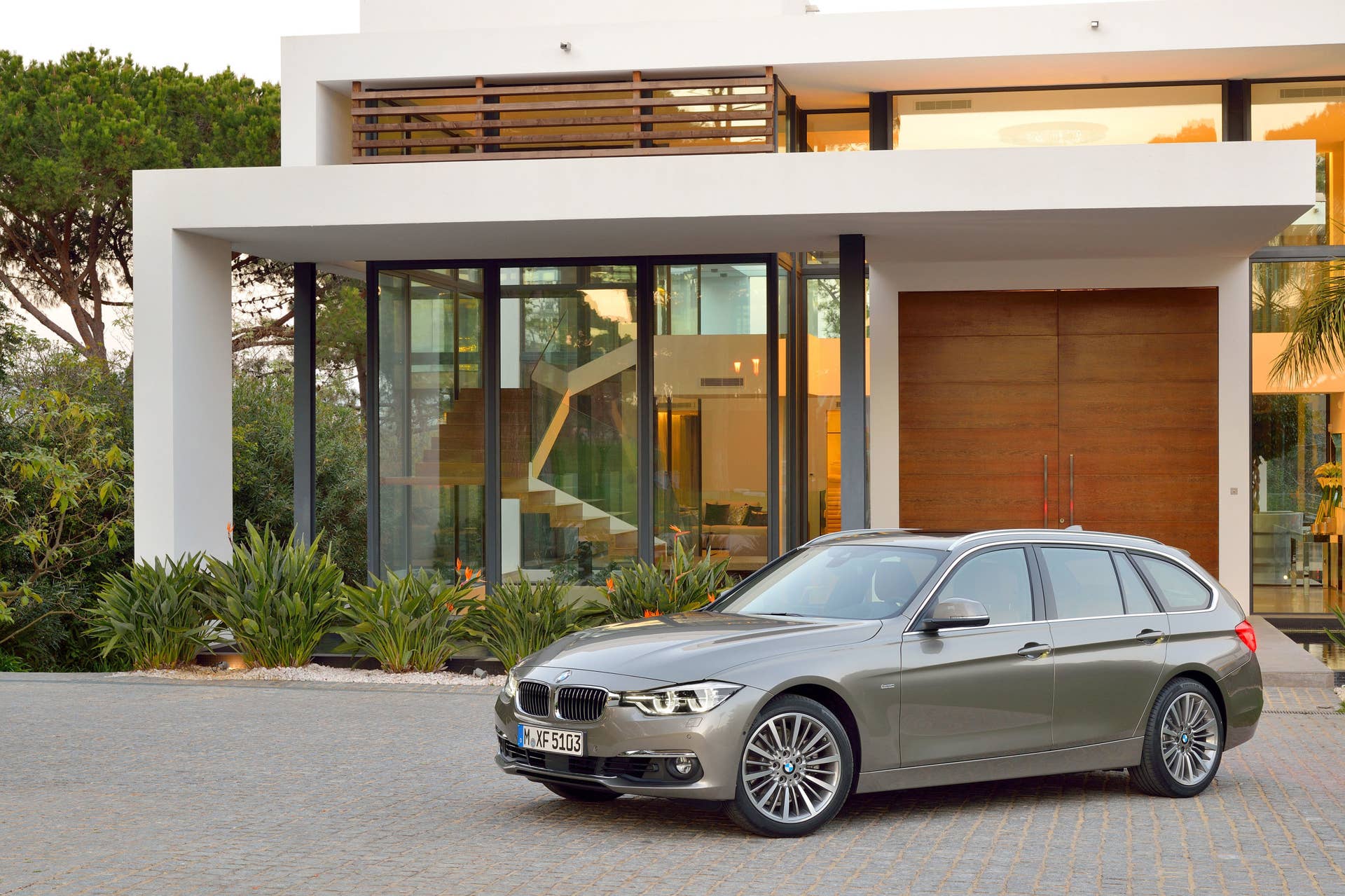 beige 2016 bmw 3 series wagon refresh profile