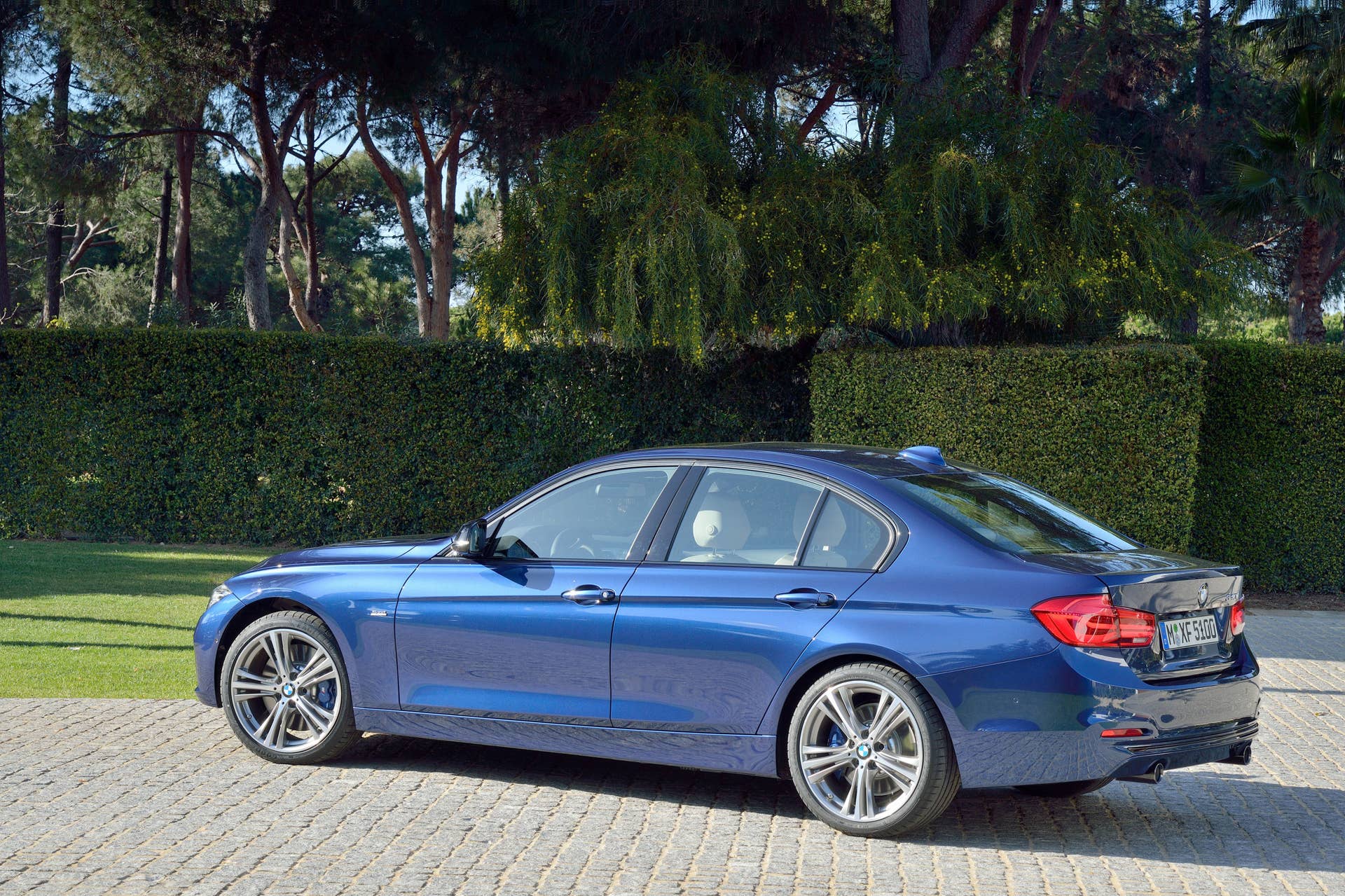 blue 2016 bmw 3 series refresh taillights