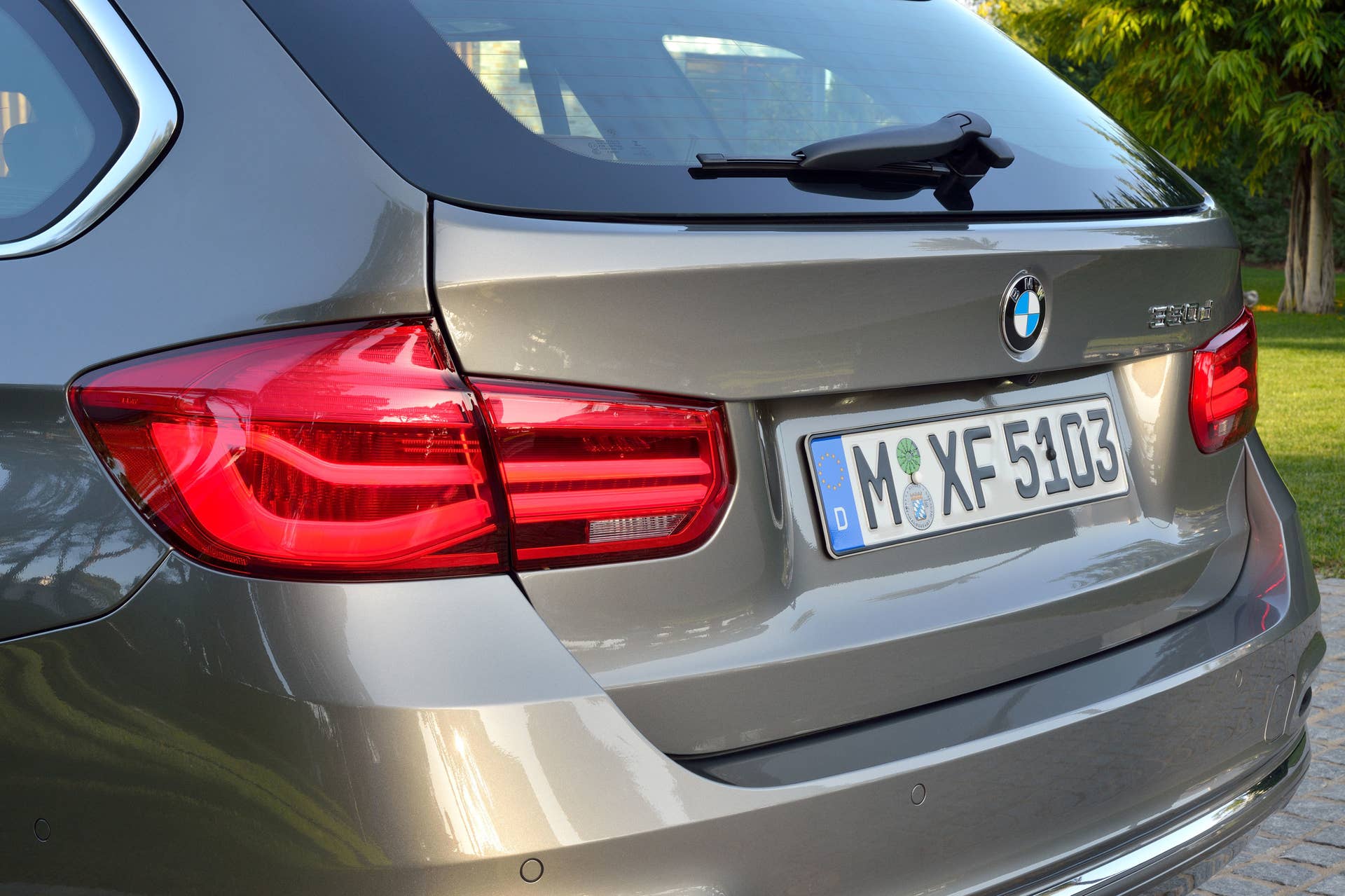 beige 2016 bmw 3 series wagon refresh taillight detail