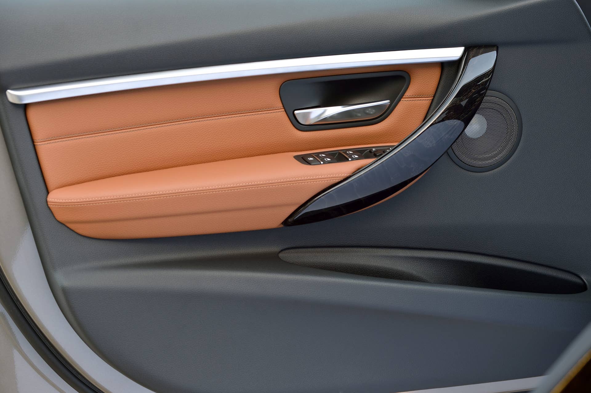 2016 bmw 3 series wagon refresh interior door detail