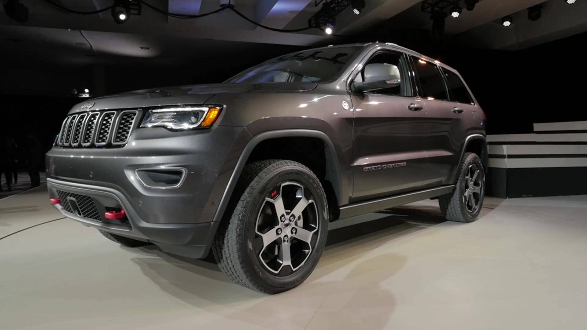 2017 Jeep Grand Cherokee Trailhawk | 2016 New York Auto Show | Beauty-Roll