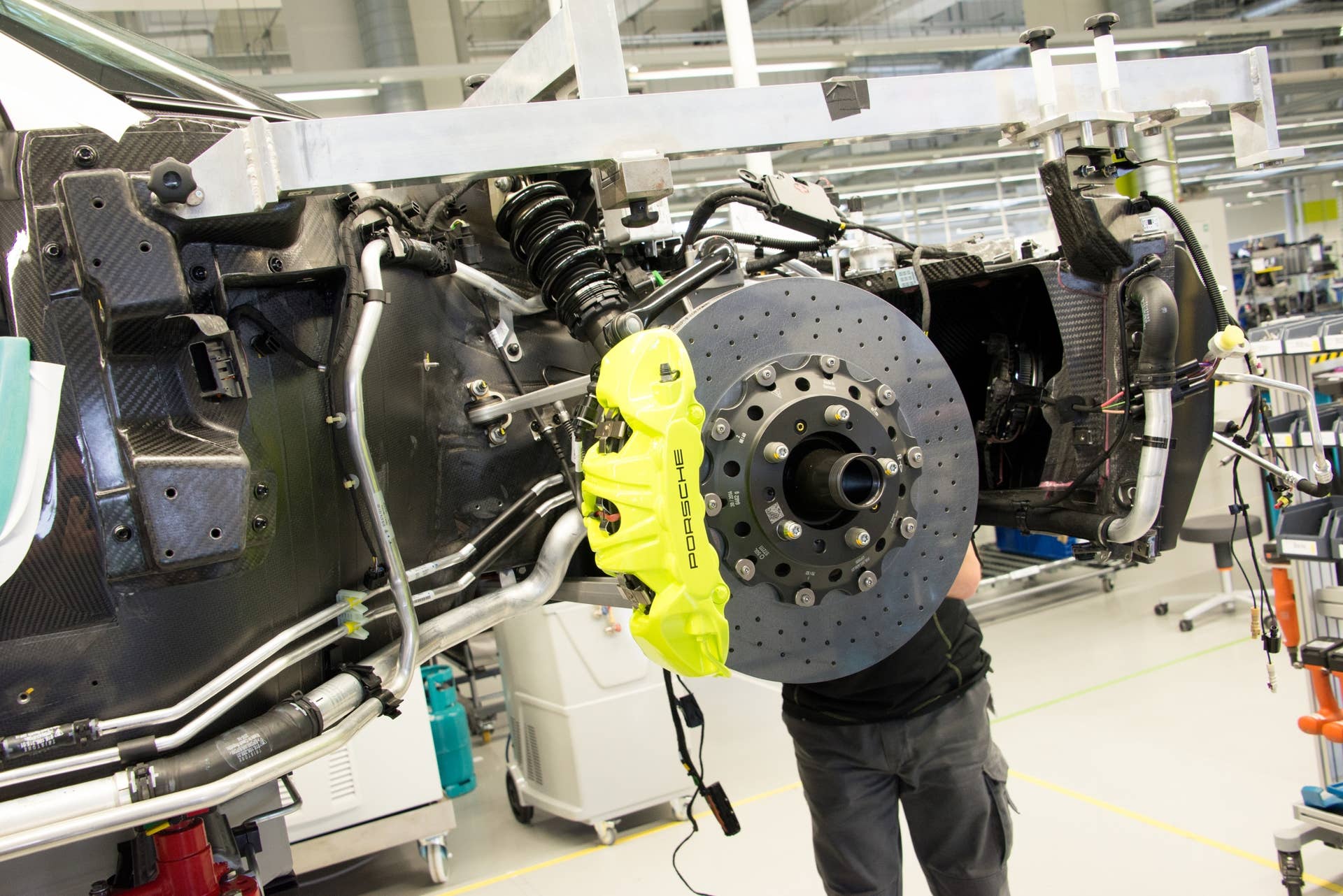 porsche-918-spyder-with-6-piston-calliper-and-ventilated-carbon-ceramic-brake-rotor-pccb.jpg?profile=rss&x=50&y=50