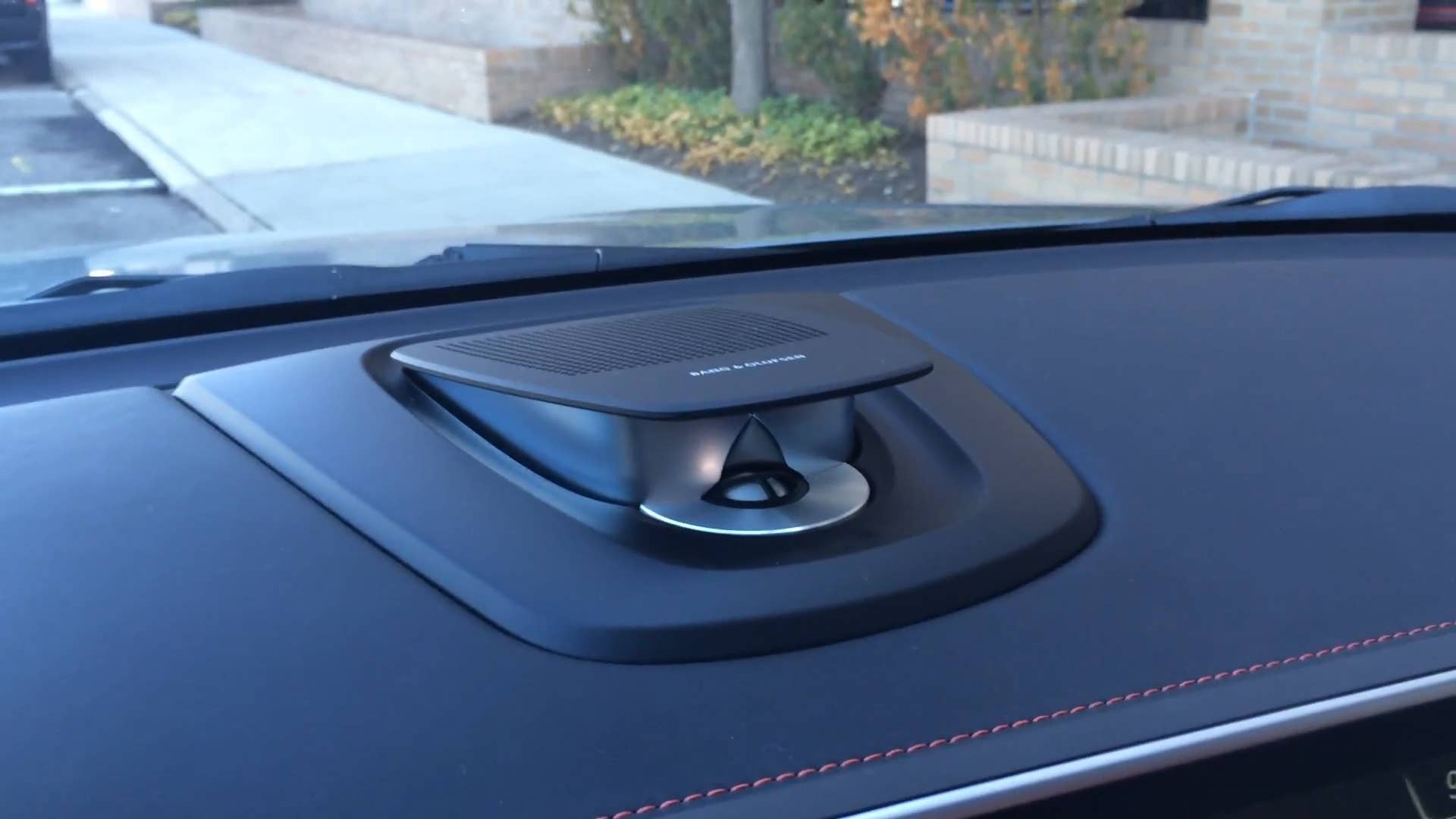 When you turn on the Bang & Olufsen sound system in the 2015 BMW X5 M, a space-age looking speaker rises from atop the dashboard.