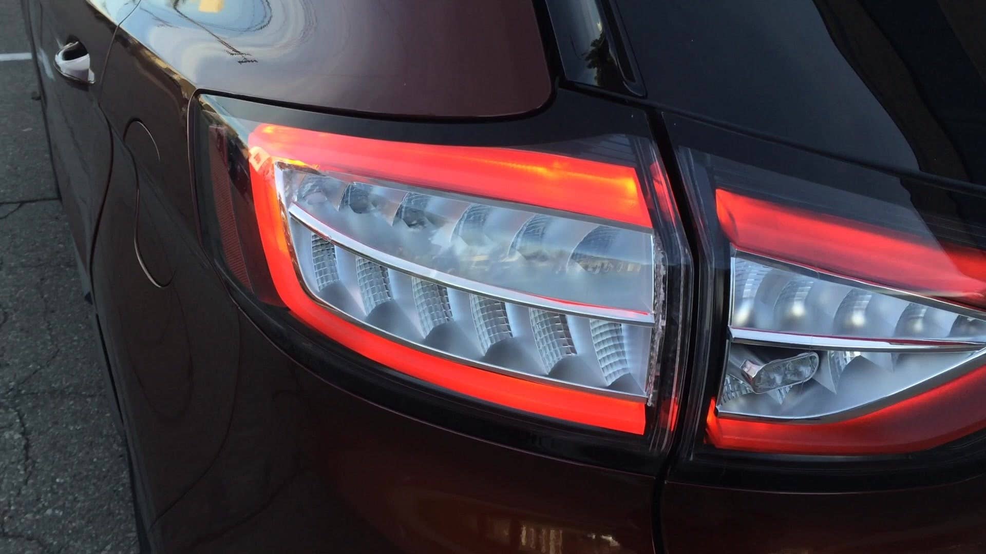 We think the taillamps on the redesigned 2015 Ford Edge look great. The design is streamlined and high-tech. Take a look for yourself in this Autoblog Short Cut.