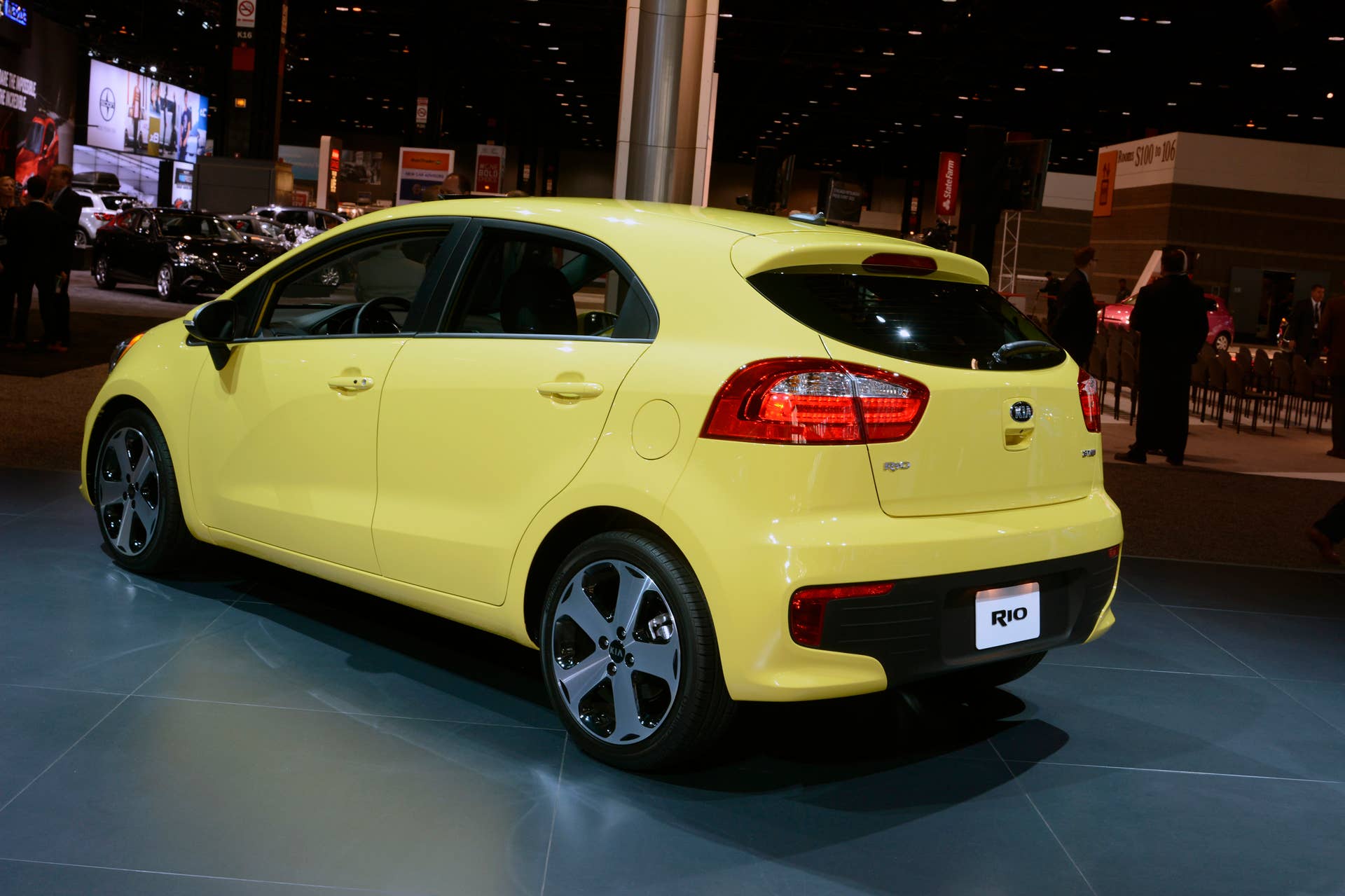 Kia reveals updated 2016 Rio hatchback and sedan [w/videos] - Autoblog