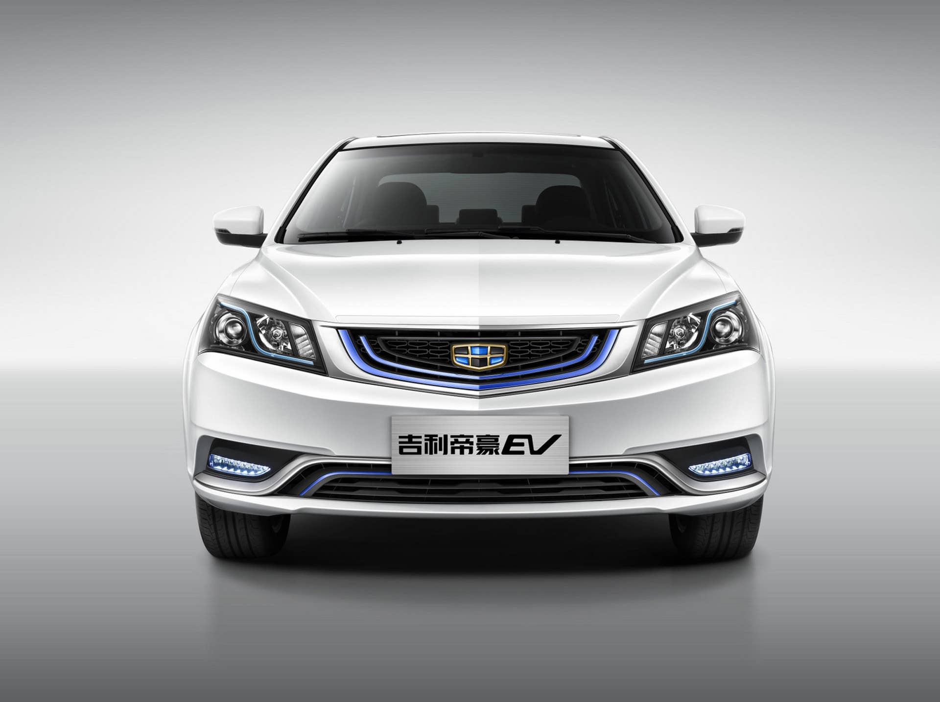 Geely Emgrand EV front