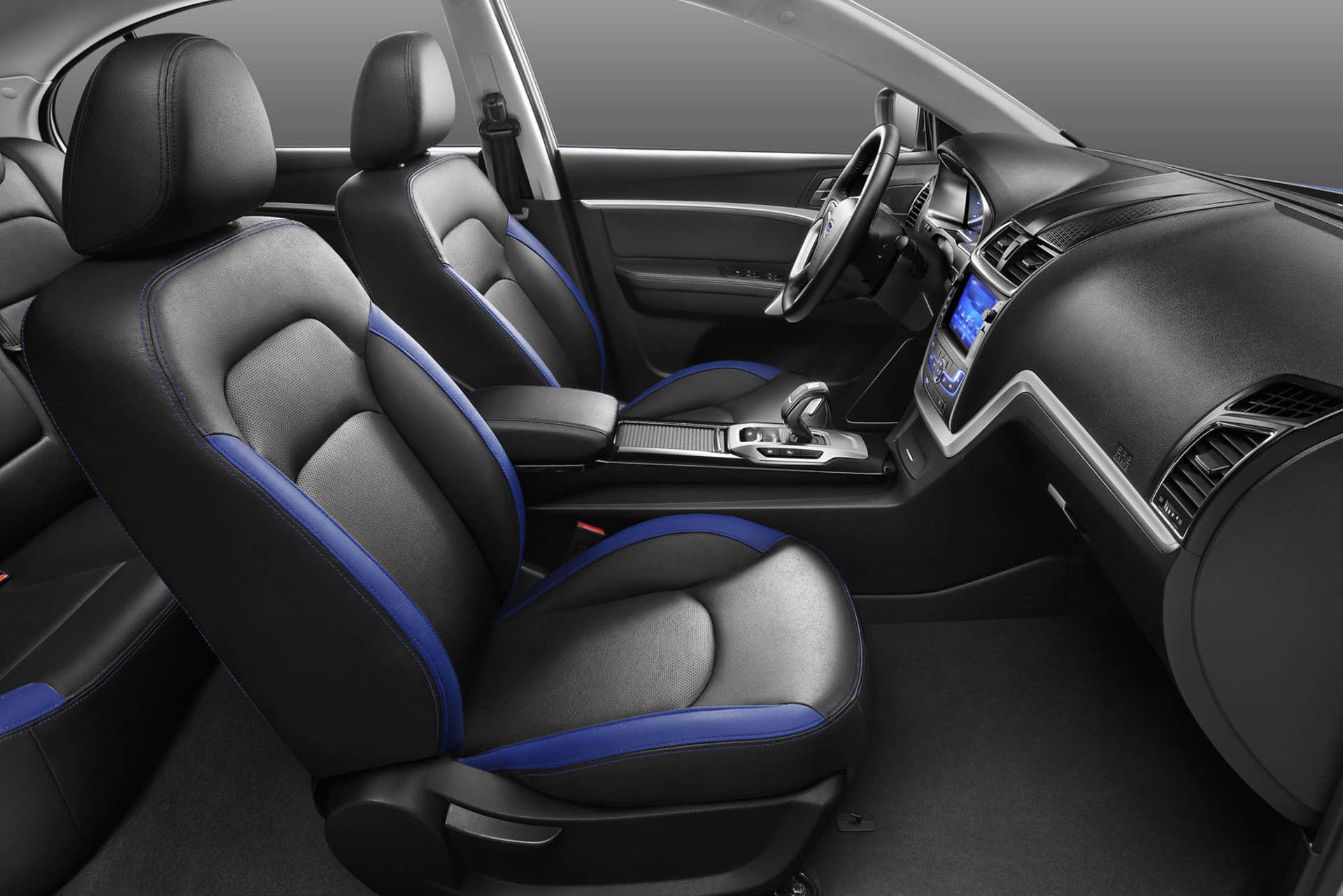 Geely Emgrand EV front seats
