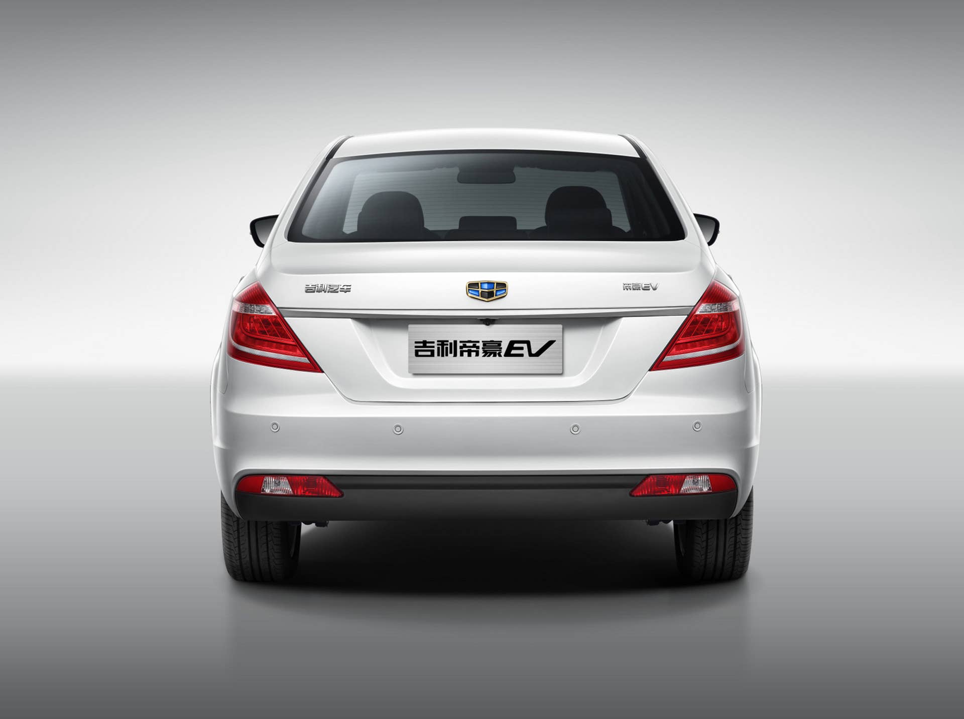 Geely Emgrand EV rear