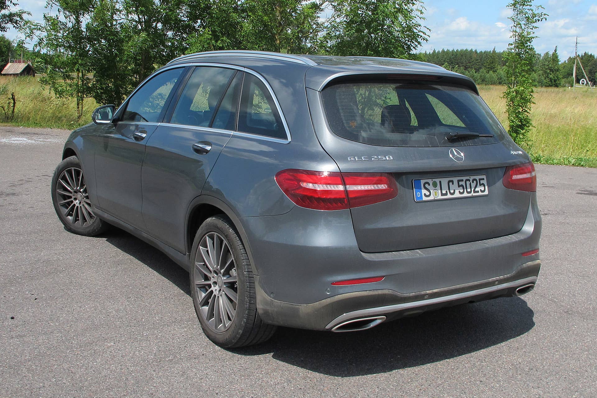 2016 Mercedes-Benz GLC250 rear 3/4 view