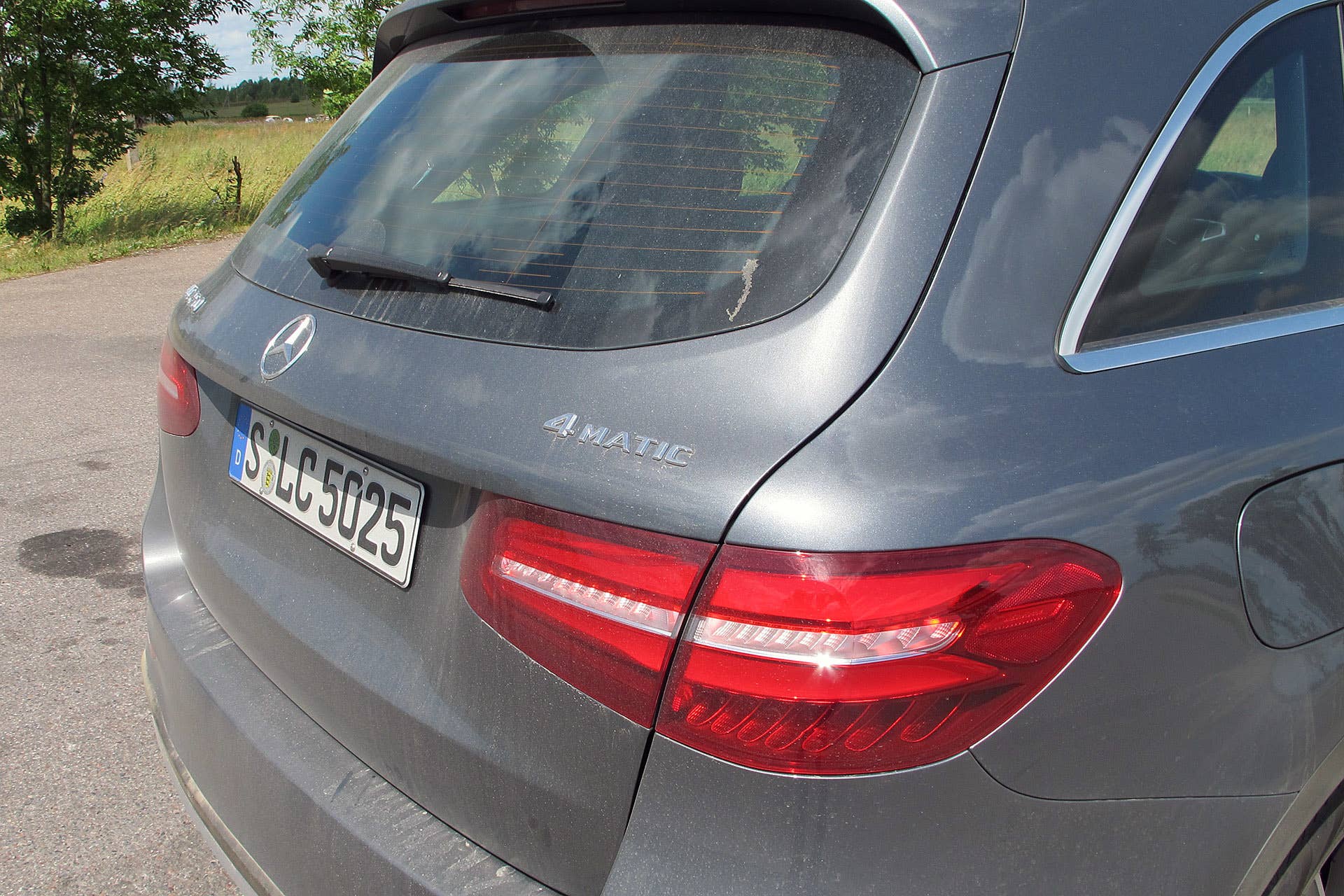 2016 Mercedes-Benz GLC250 rear hatch