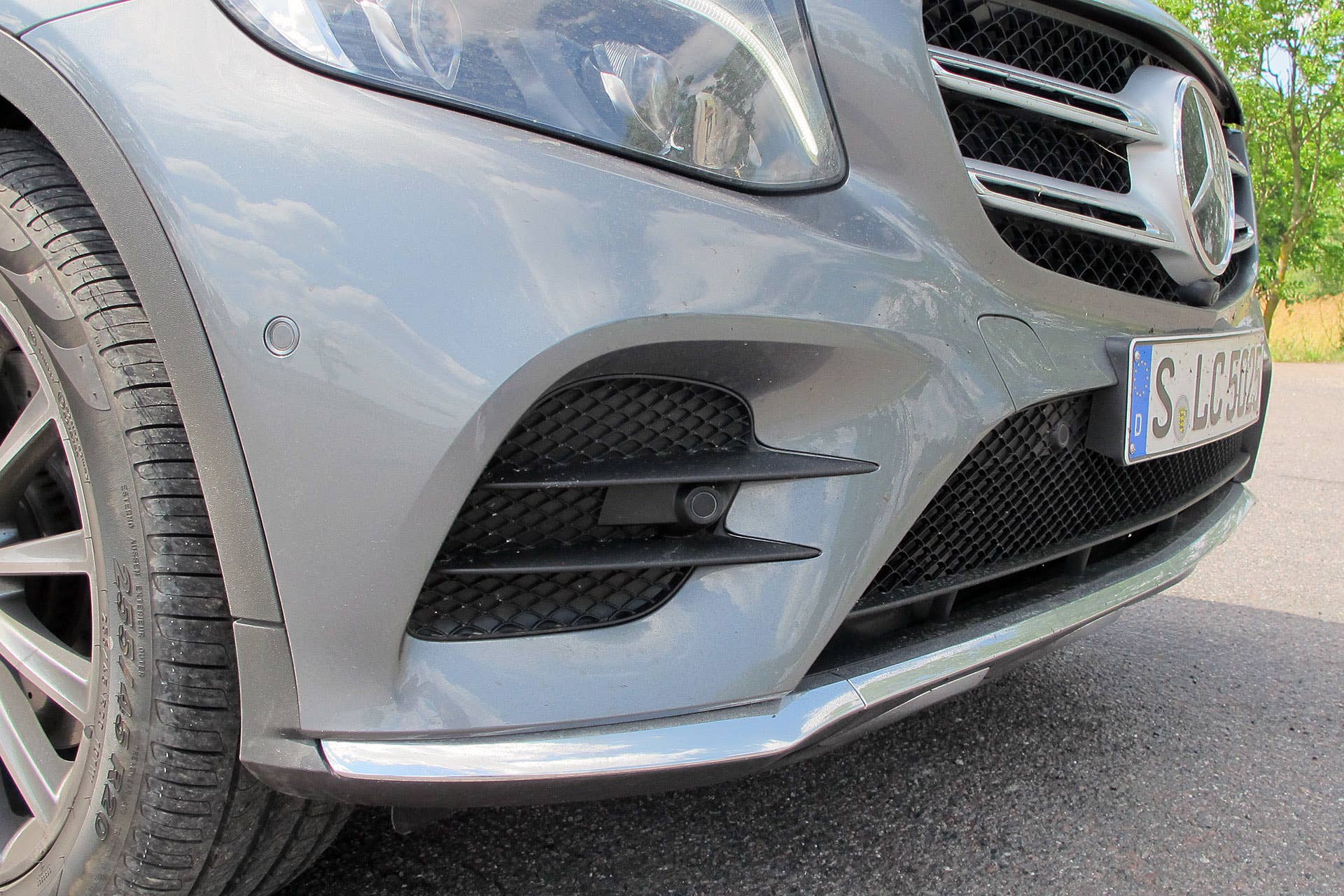 2016 Mercedes-Benz GLC250 front fascia