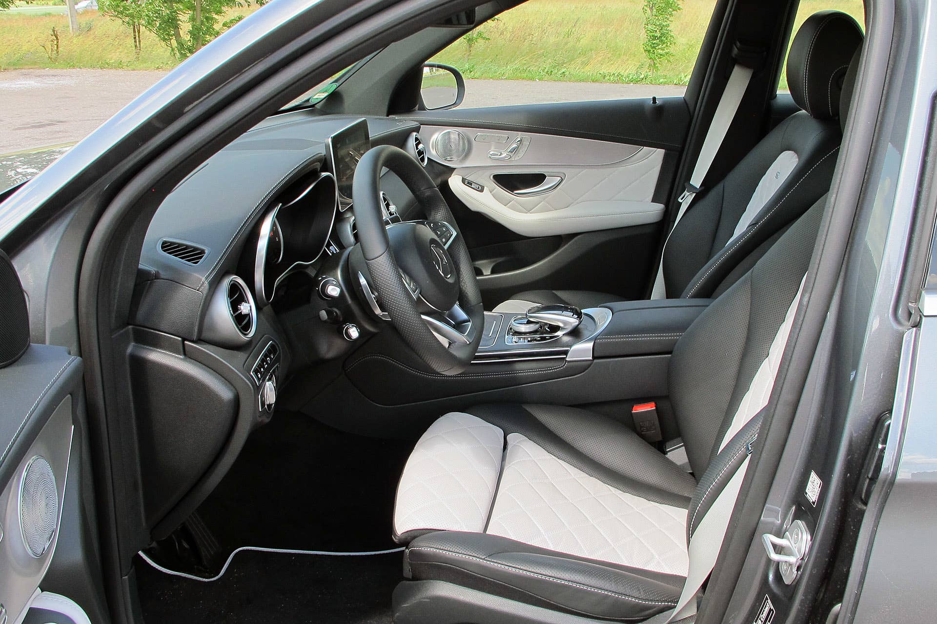 2016 Mercedes-Benz GLC250 interior