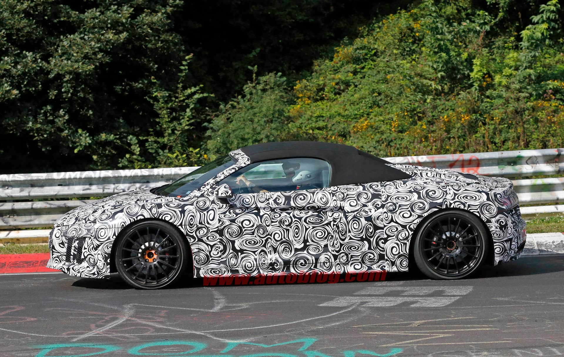 2017 Audi R8 Spyder side track