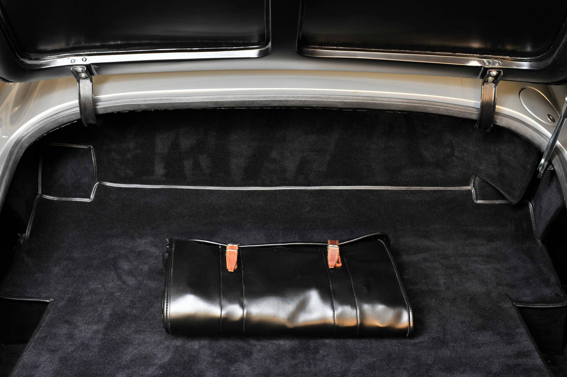 1962 Ferrari 400 Superamerica Aerodinamico trunk