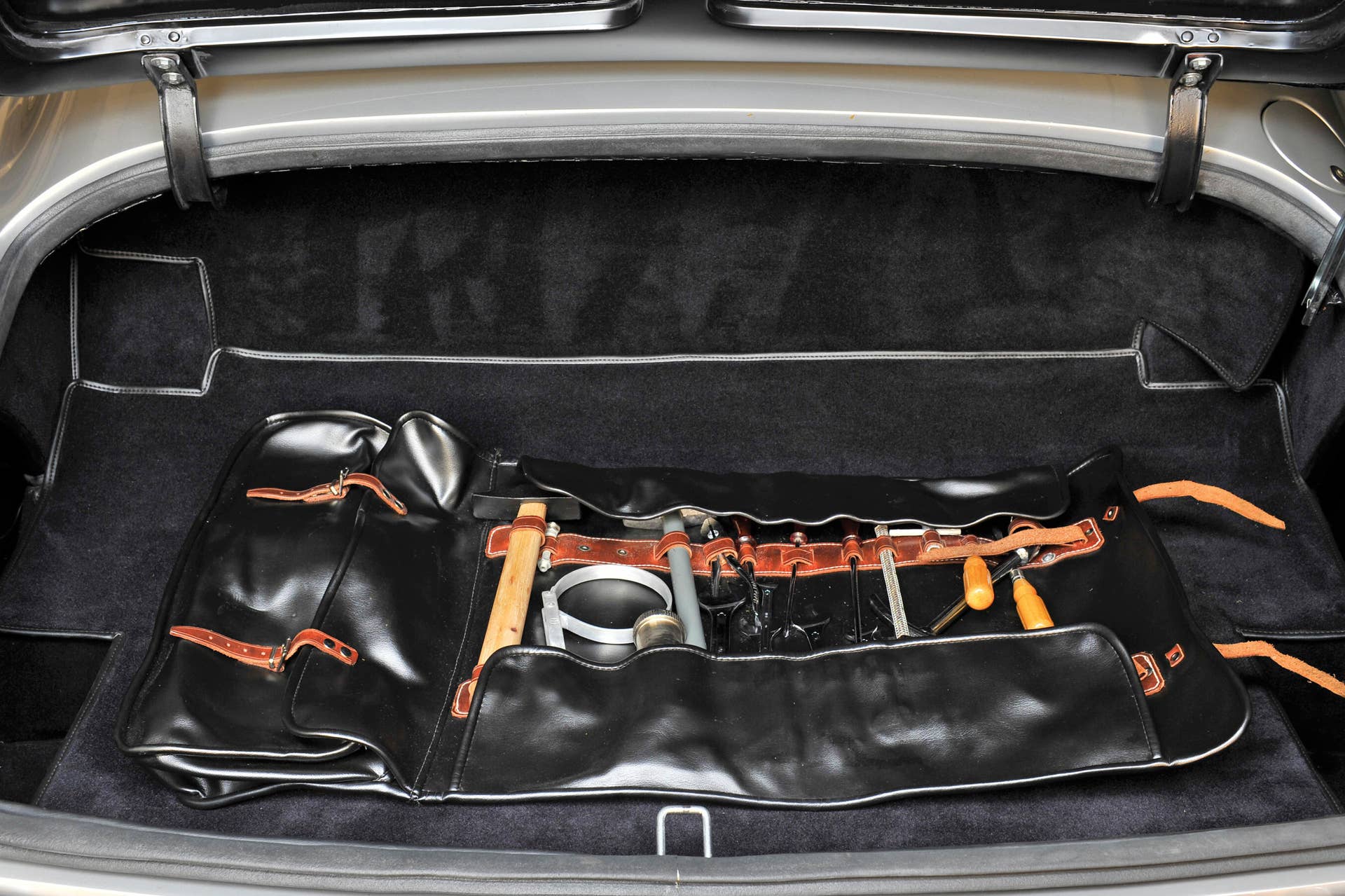 1962 Ferrari 400 Superamerica Aerodinamico trunk toolkit