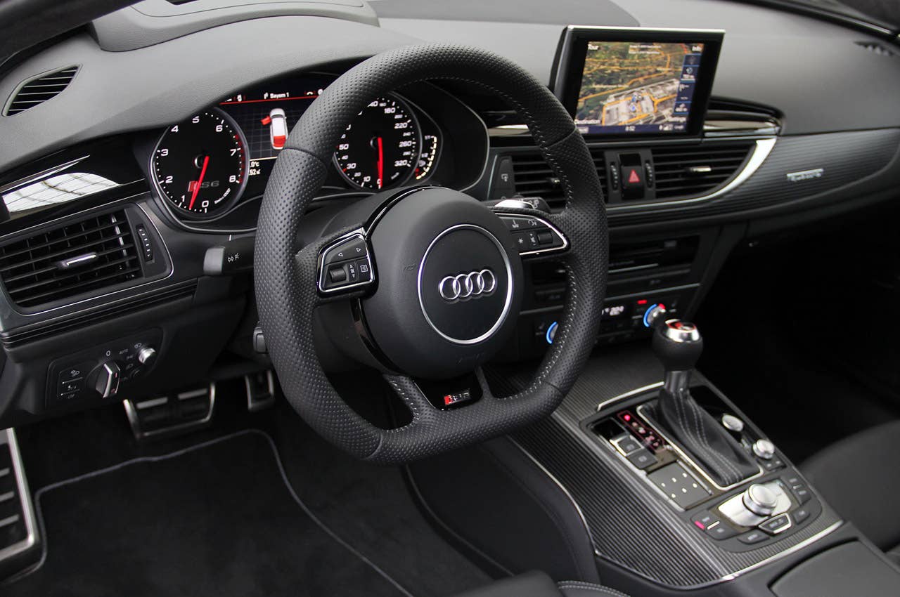2013 Audi RS6 Avant interior