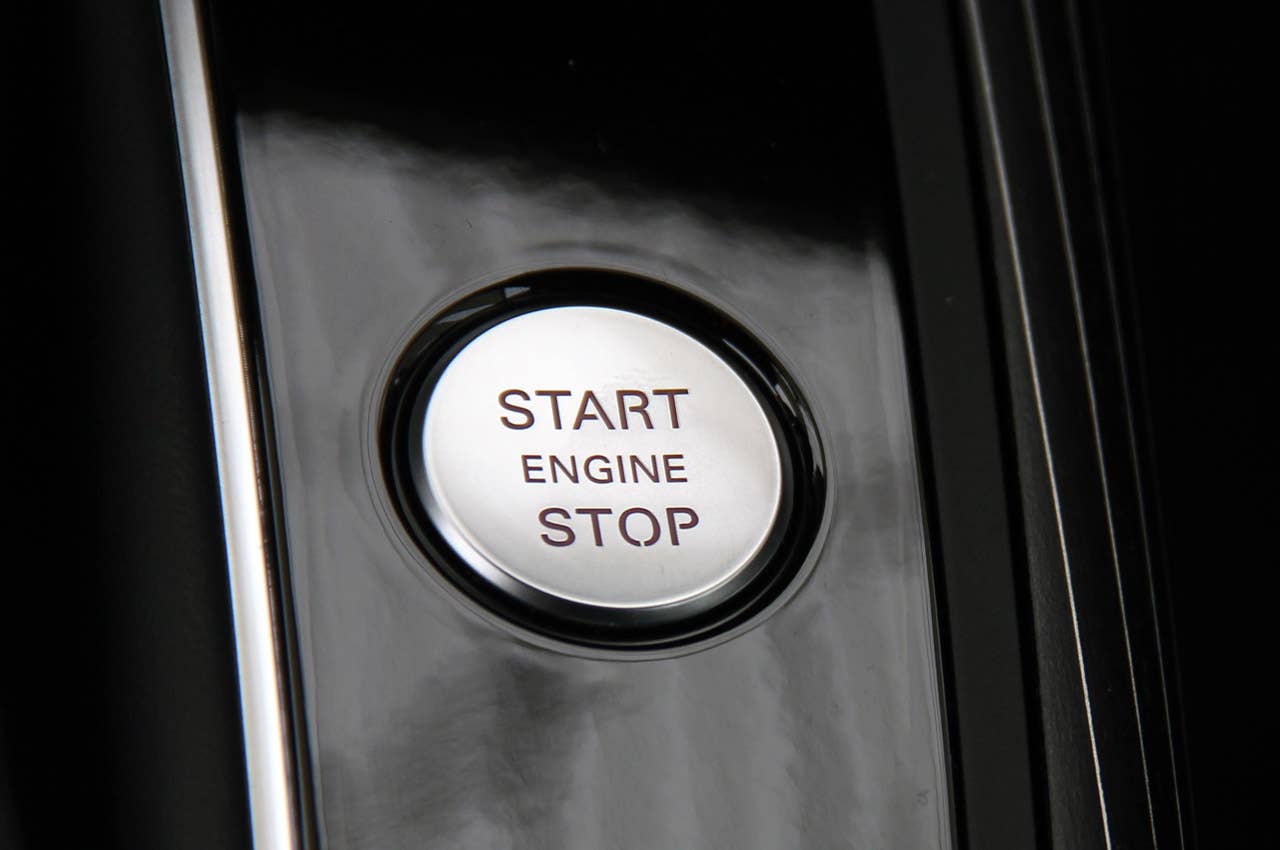 2013 Audi RS6 Avant start button