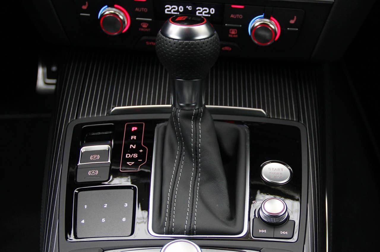 2013 Audi RS6 Avant shifter