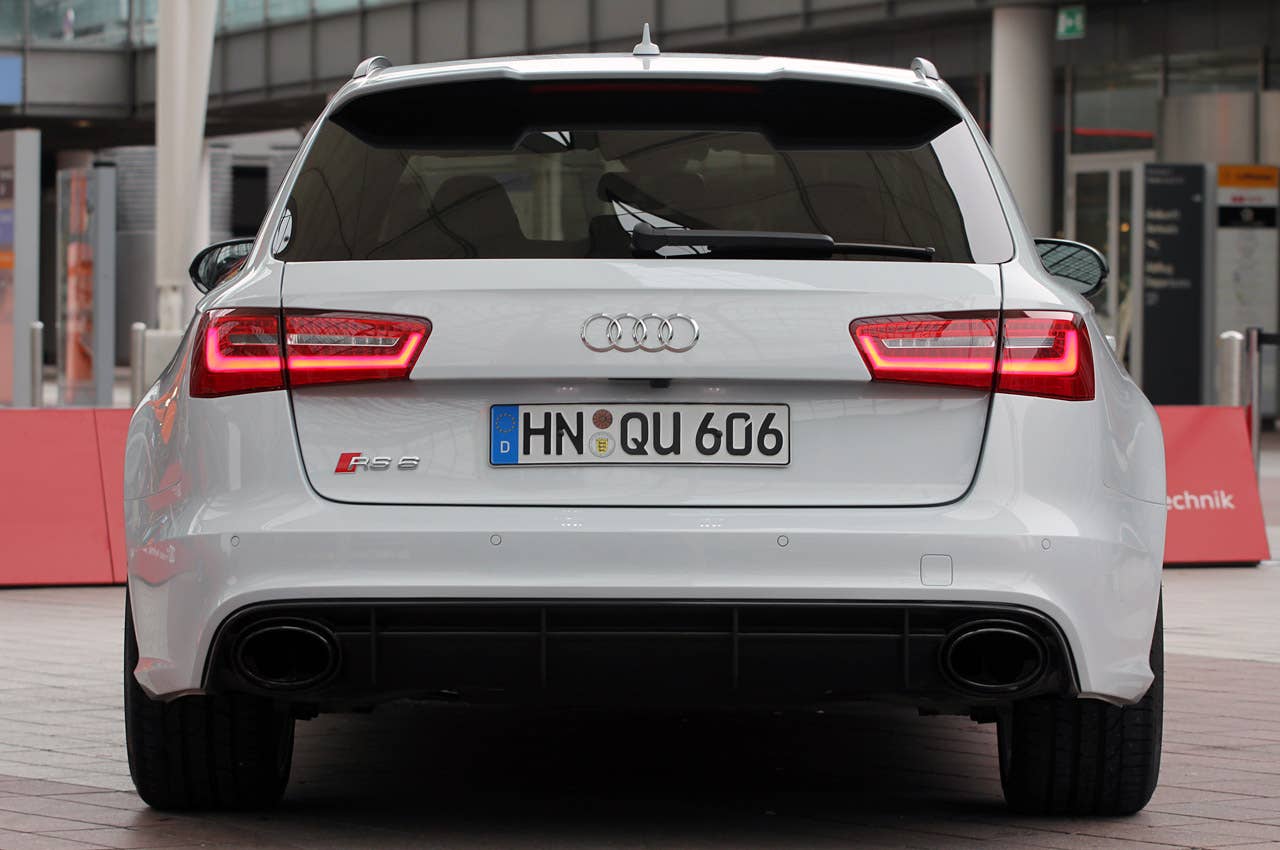 2013 Audi RS6 Avant rear view