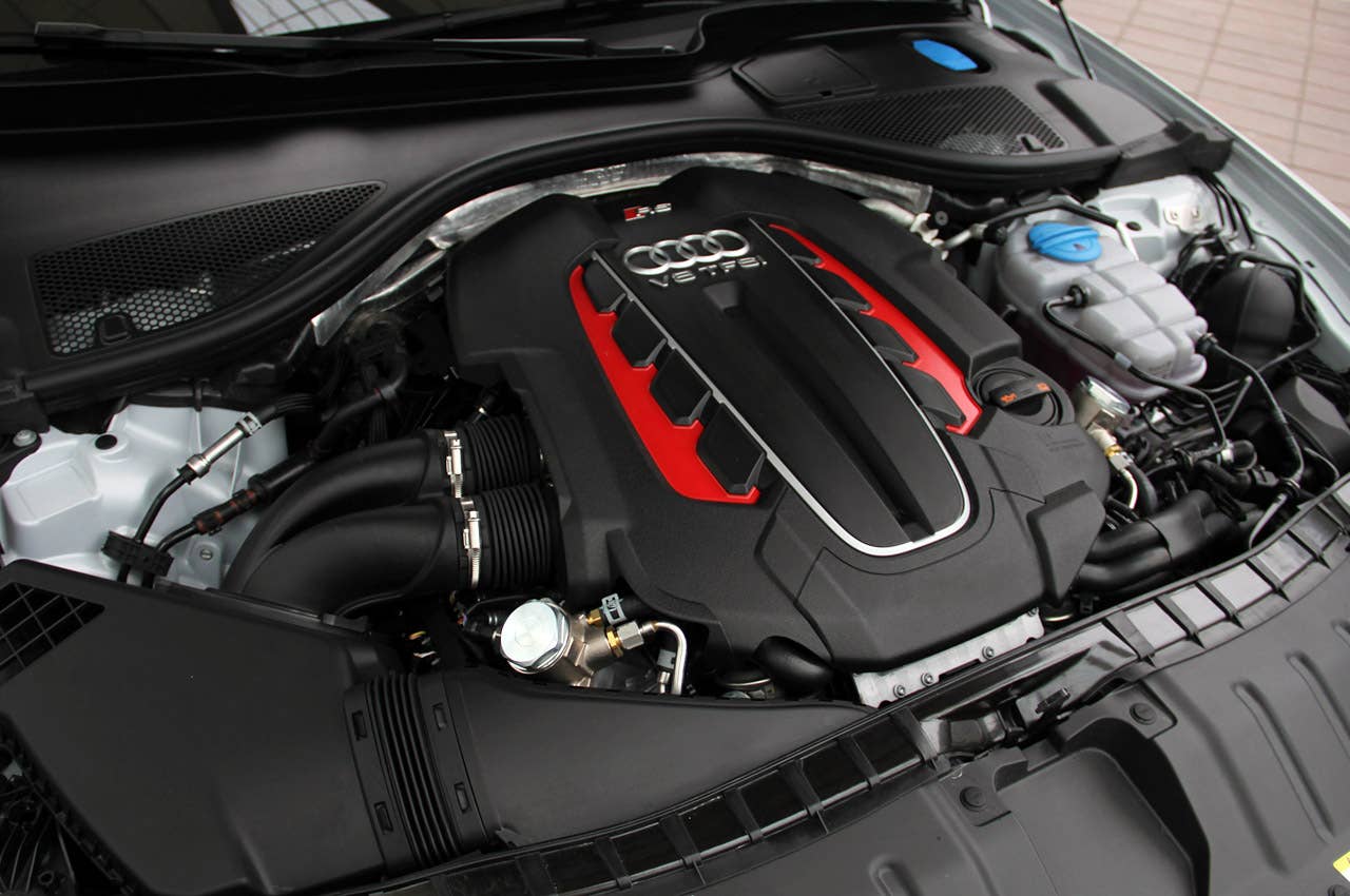 2013 Audi RS6 Avant engine