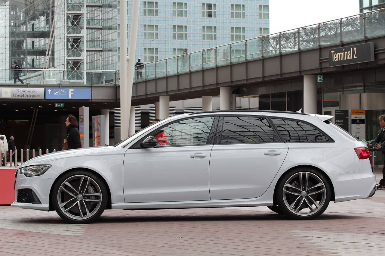 2013 Audi RS6 Avant side view
