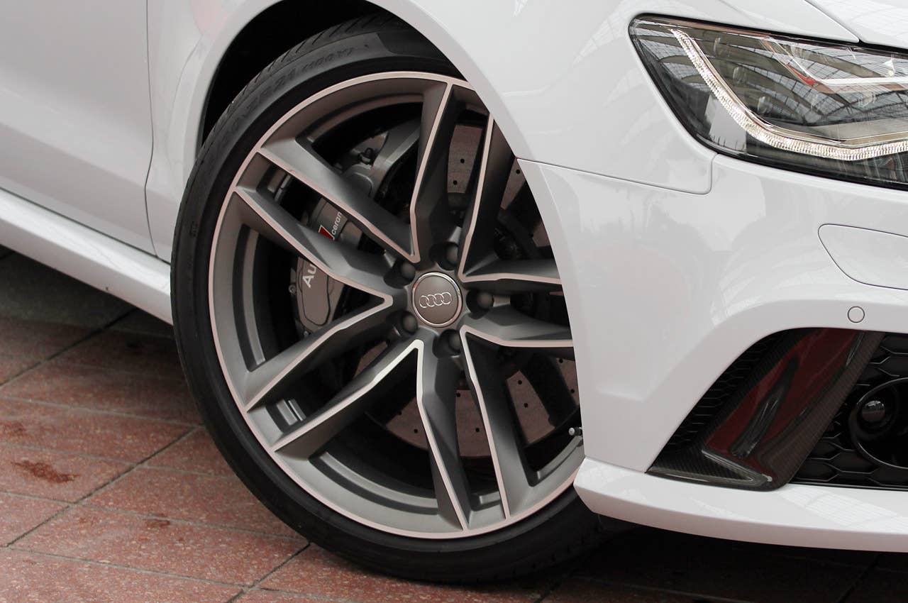 2013 Audi RS6 Avant wheel