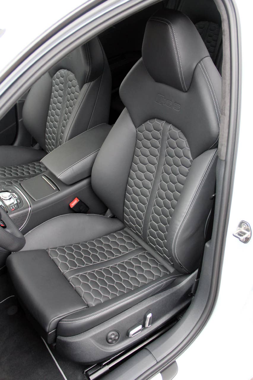 2013 Audi RS6 Avant front seats
