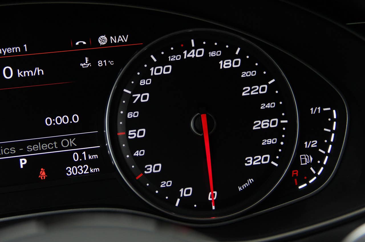 2013 Audi RS6 Avant speedometer