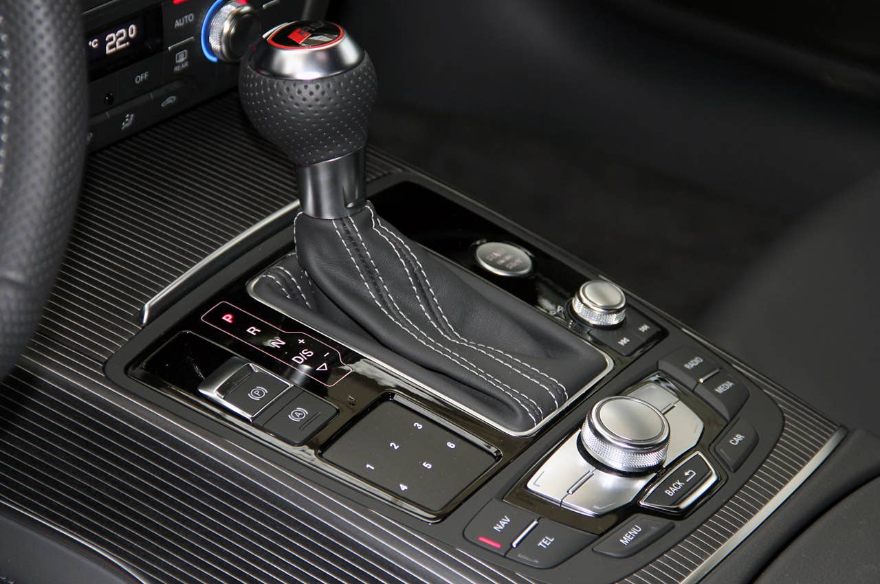 2013 Audi RS6 Avant shifter