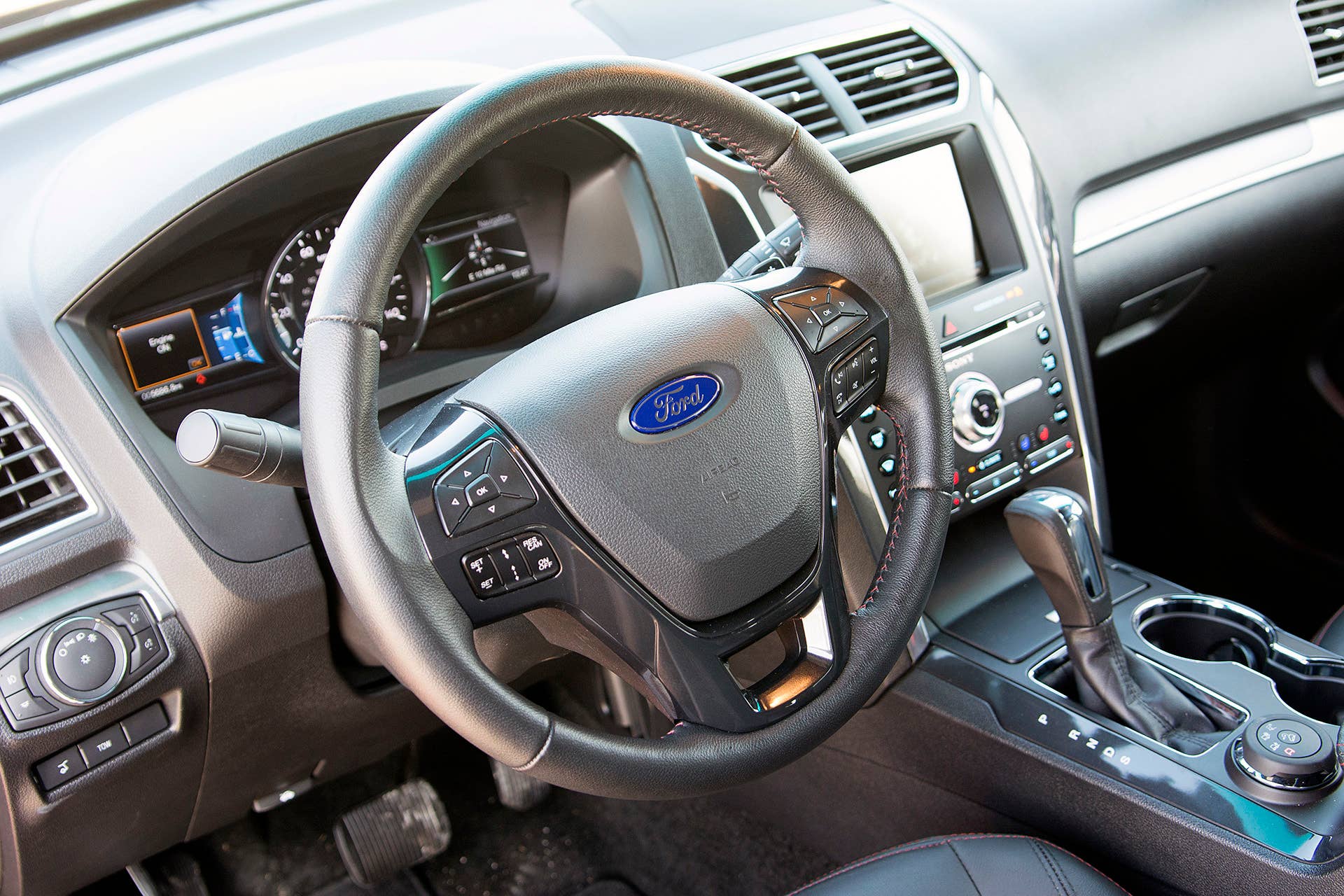 2016 Ford Explorer Sport steering wheel