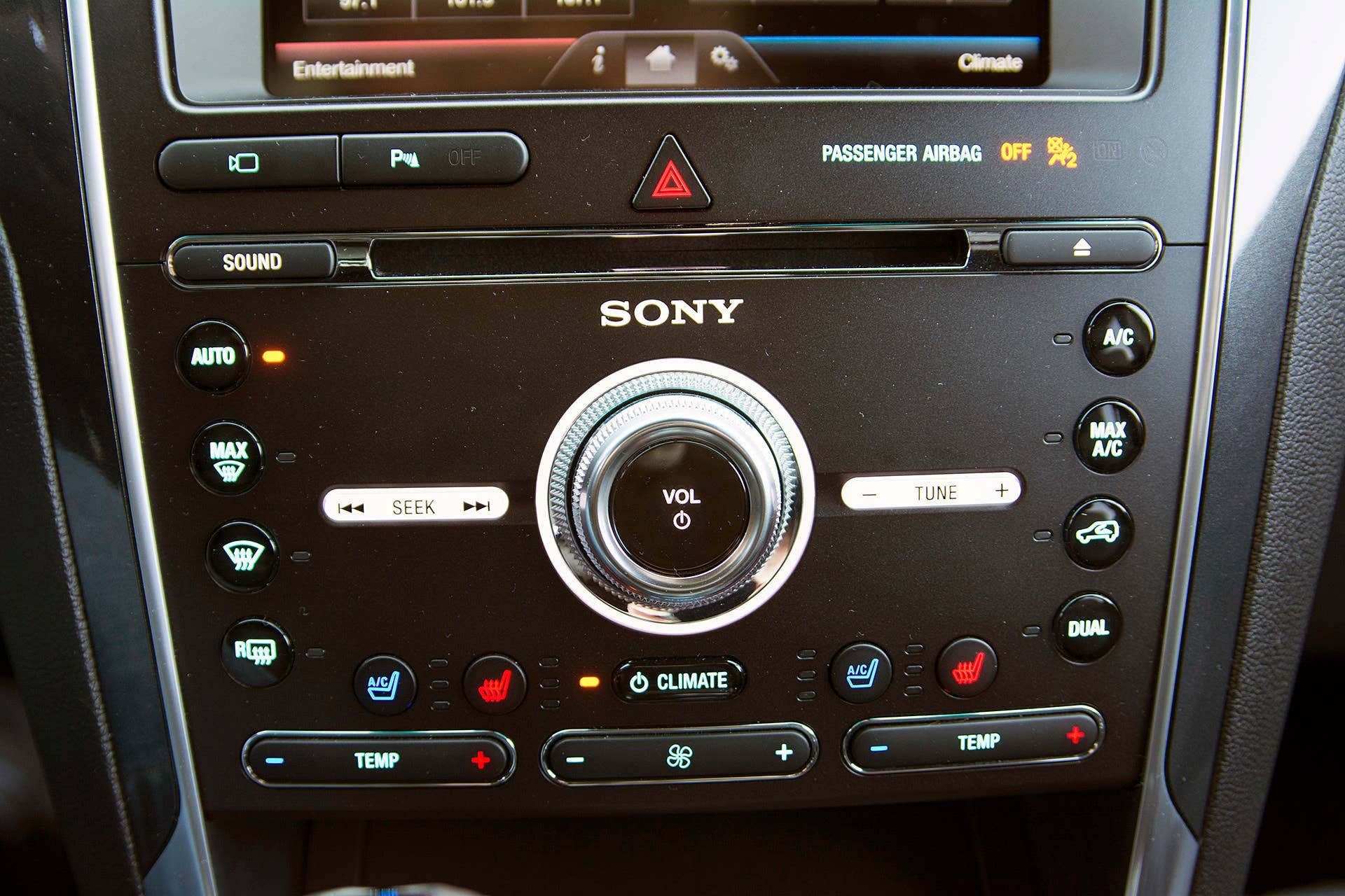 2016 Ford Explorer Sport instrument panel