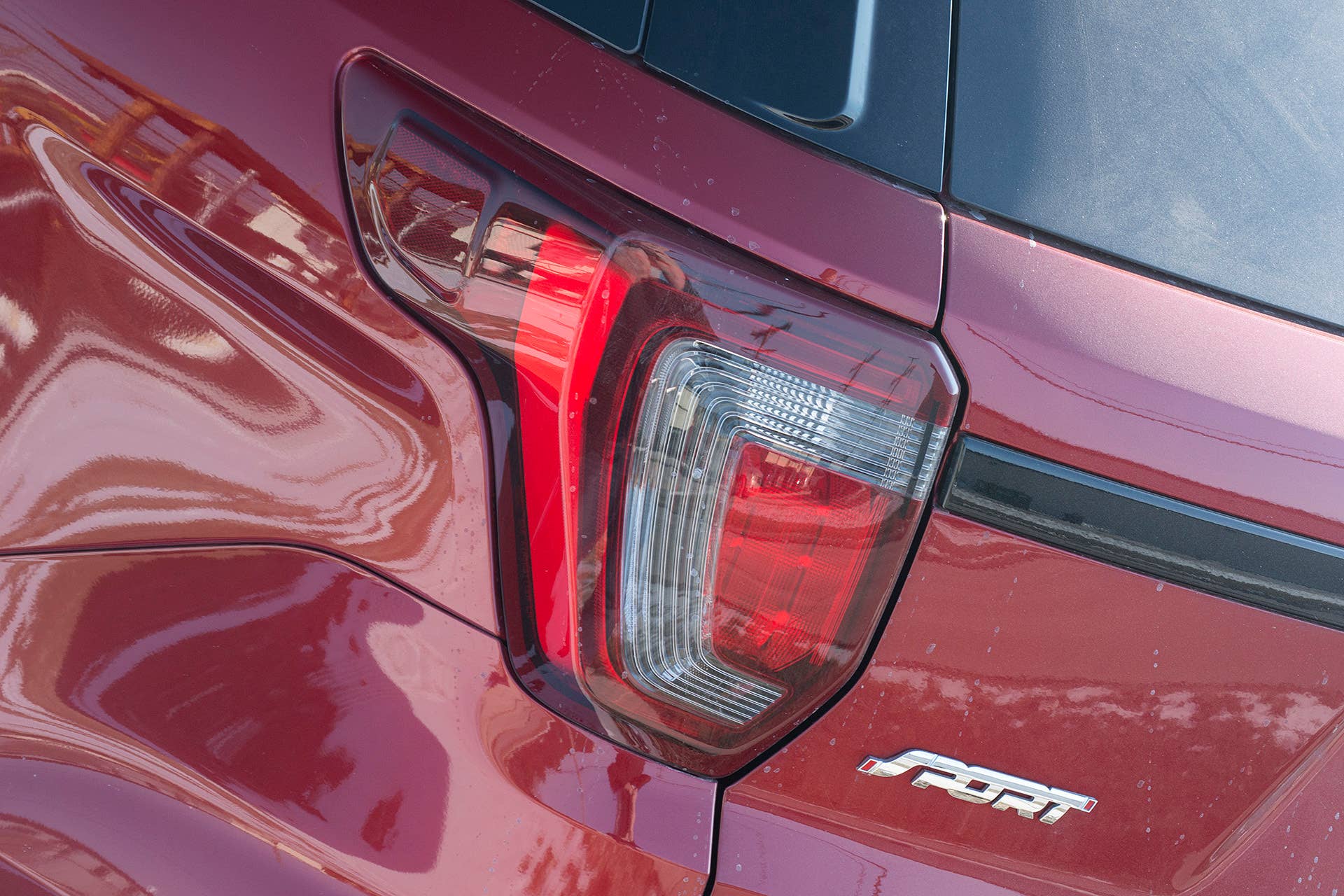 2016 Ford Explorer Sport taillight