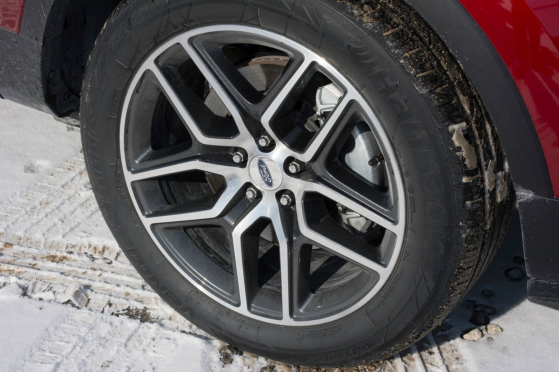 2016 Ford Explorer Sport wheel