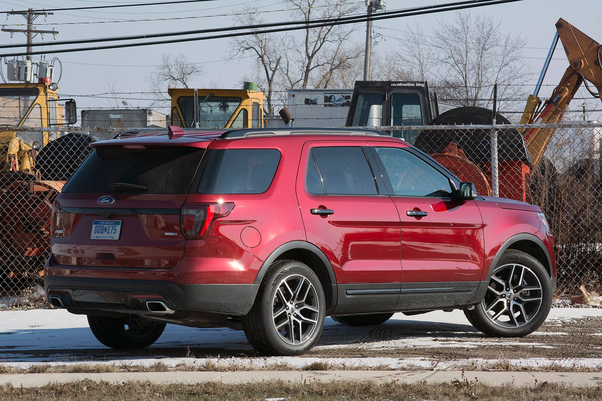 2016 Ford Explorer Sport rear 3/4 view