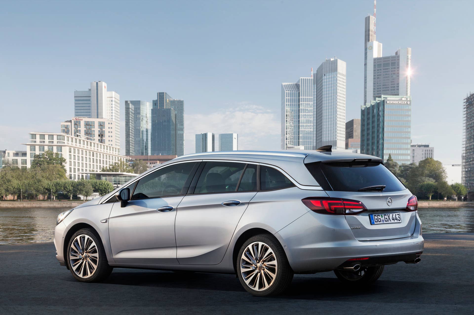 2016 Opel Astra Sports Tourer wagon rear 3/4