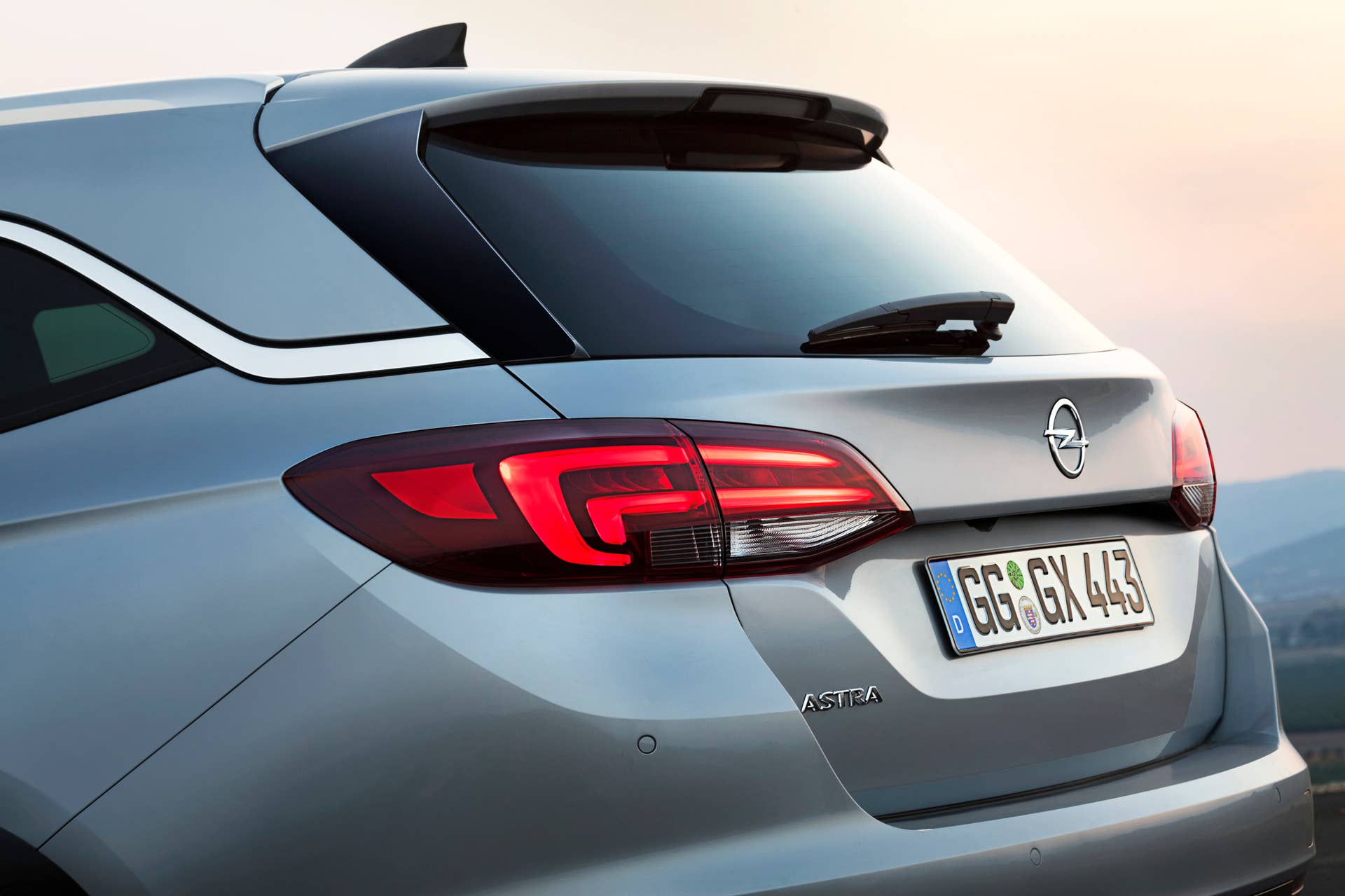 2016 Opel Astra Sports Tourer tailgate