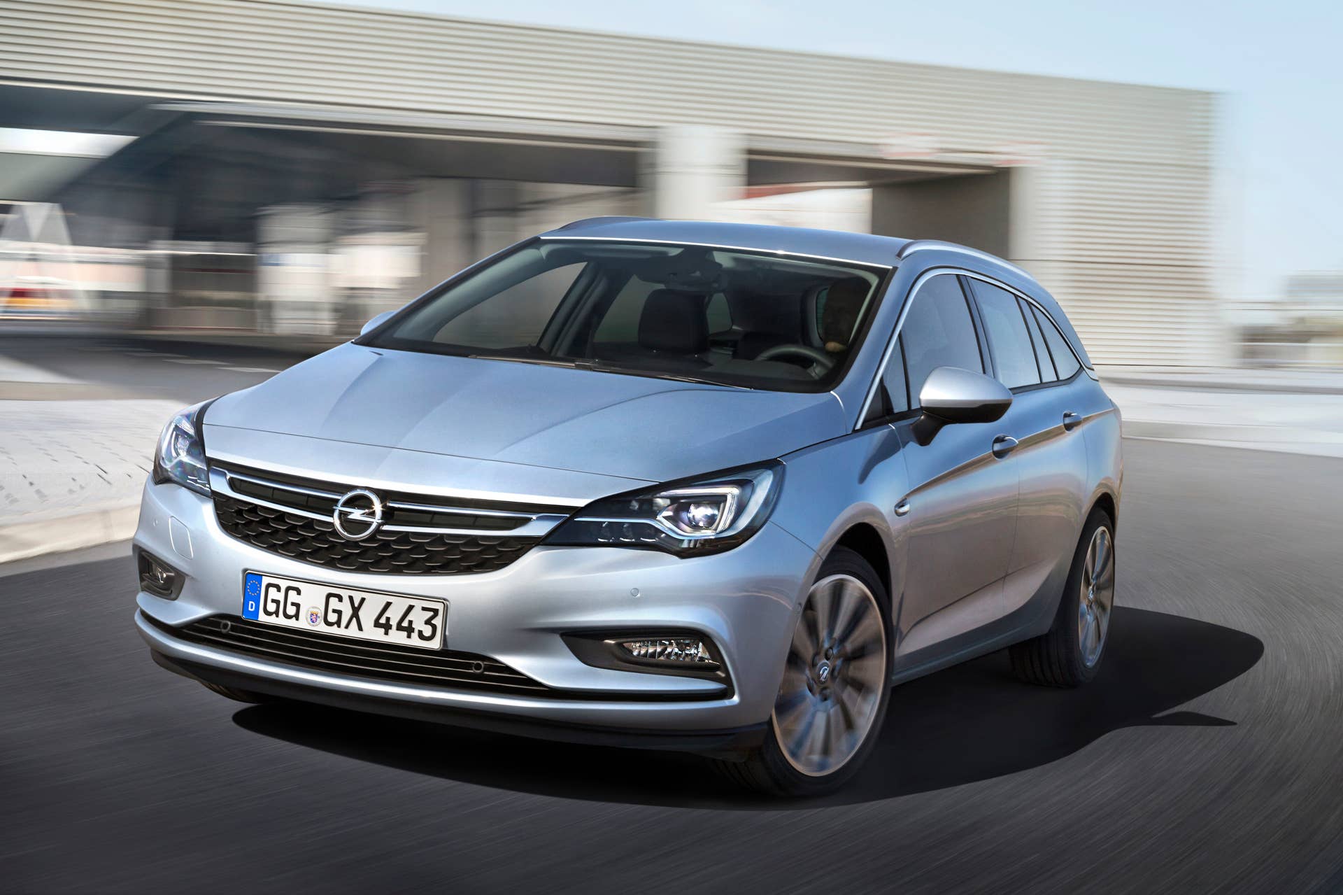 2016 Opel Astra Sports Tourer front 3/4 moving city