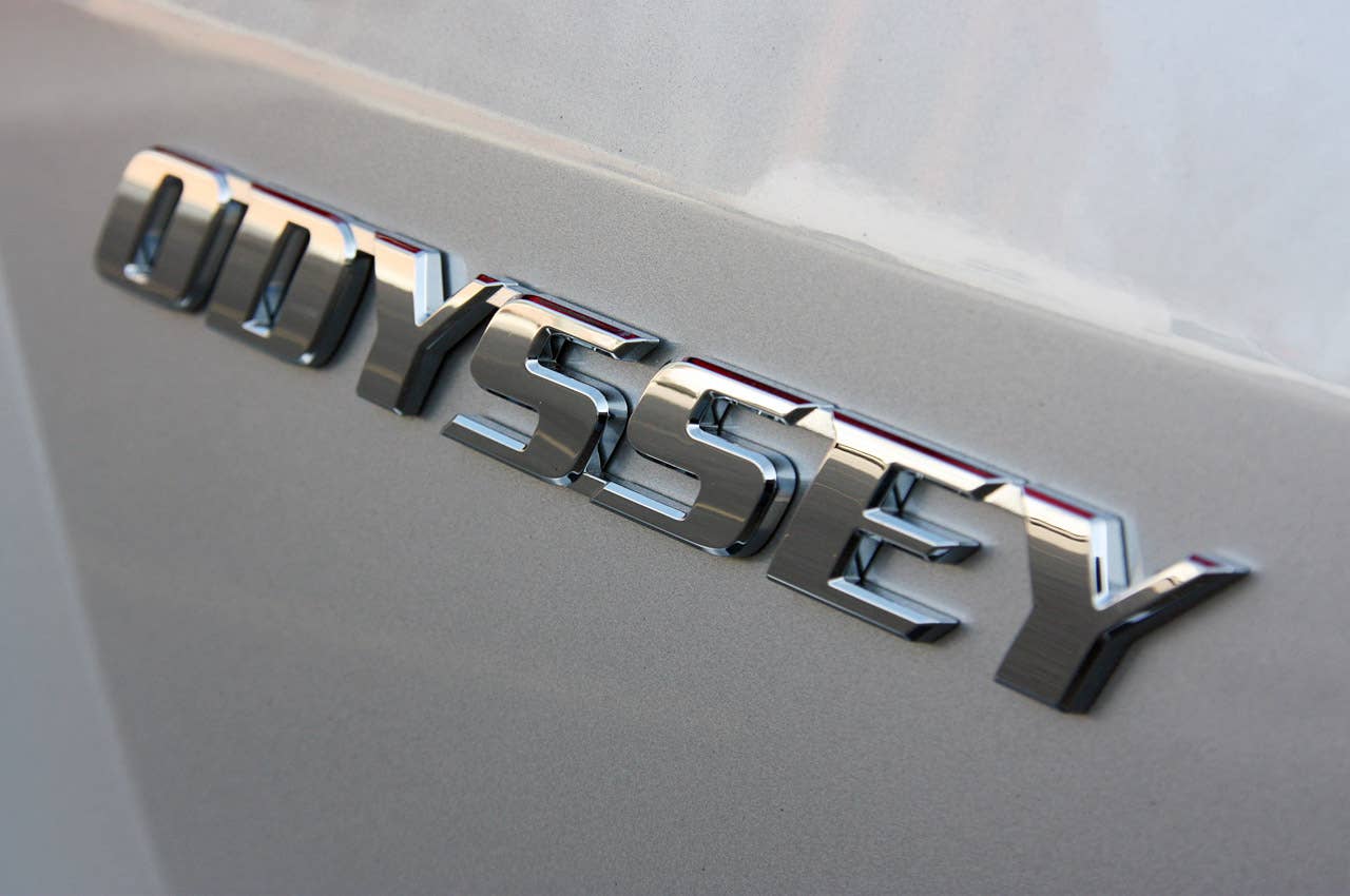 2011 Honda Odyssey badge