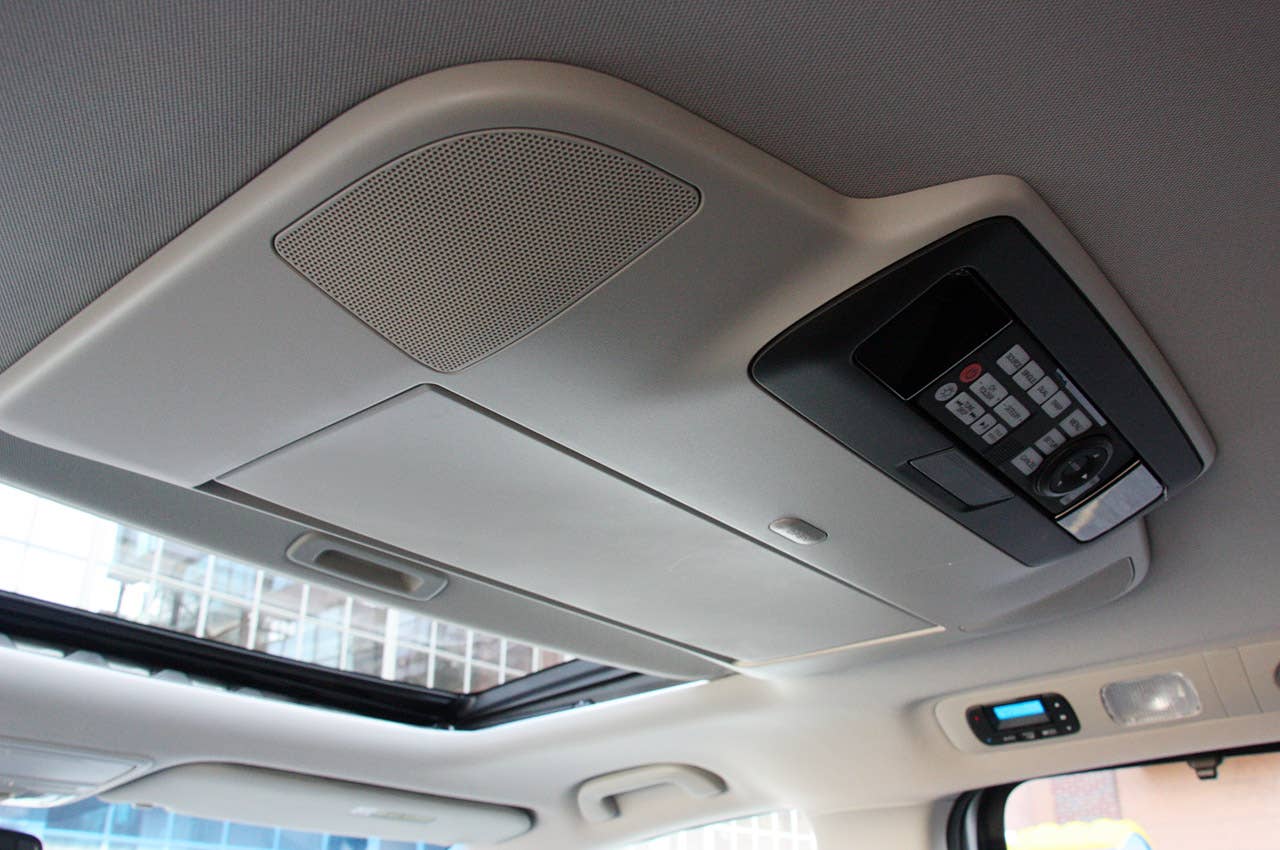 2011 Honda Odyssey rear seat television