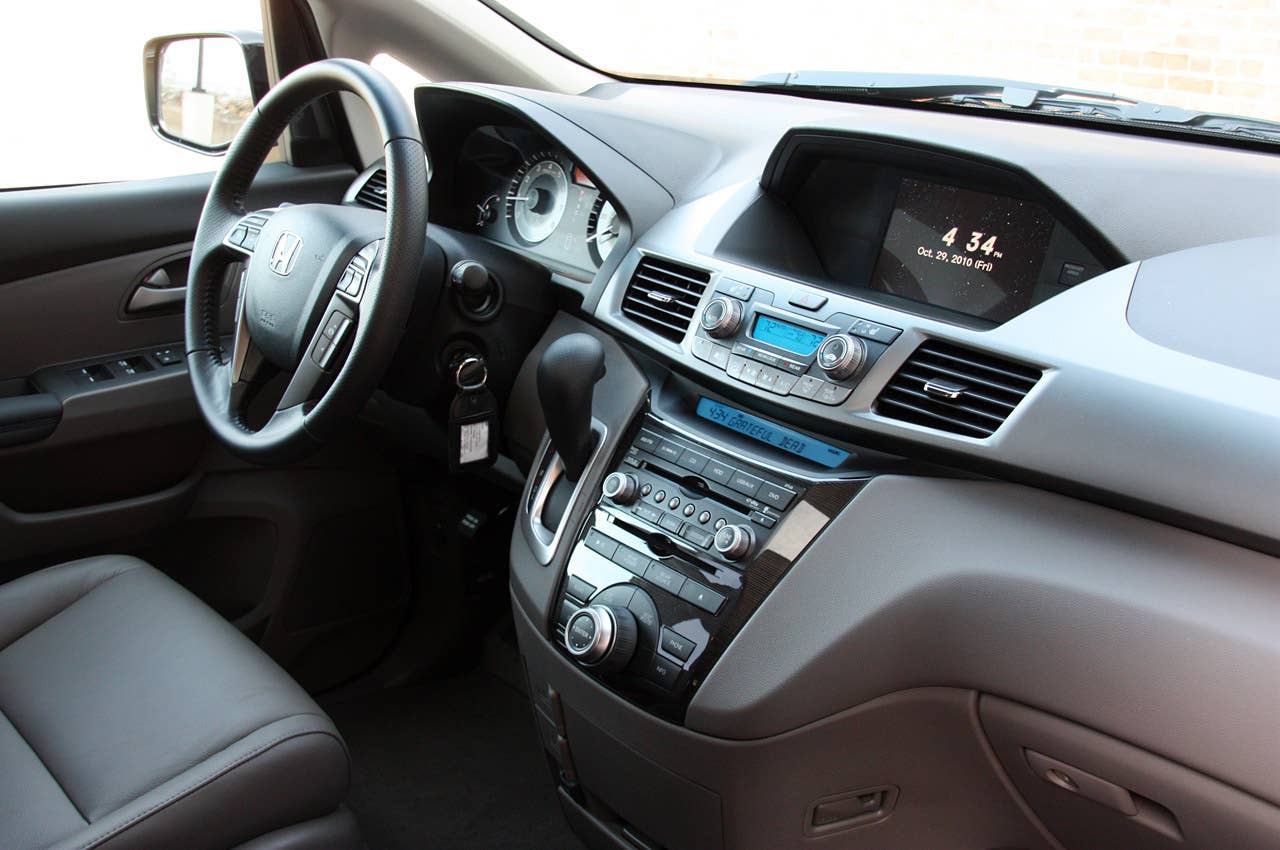 2011 Honda Odyssey interior