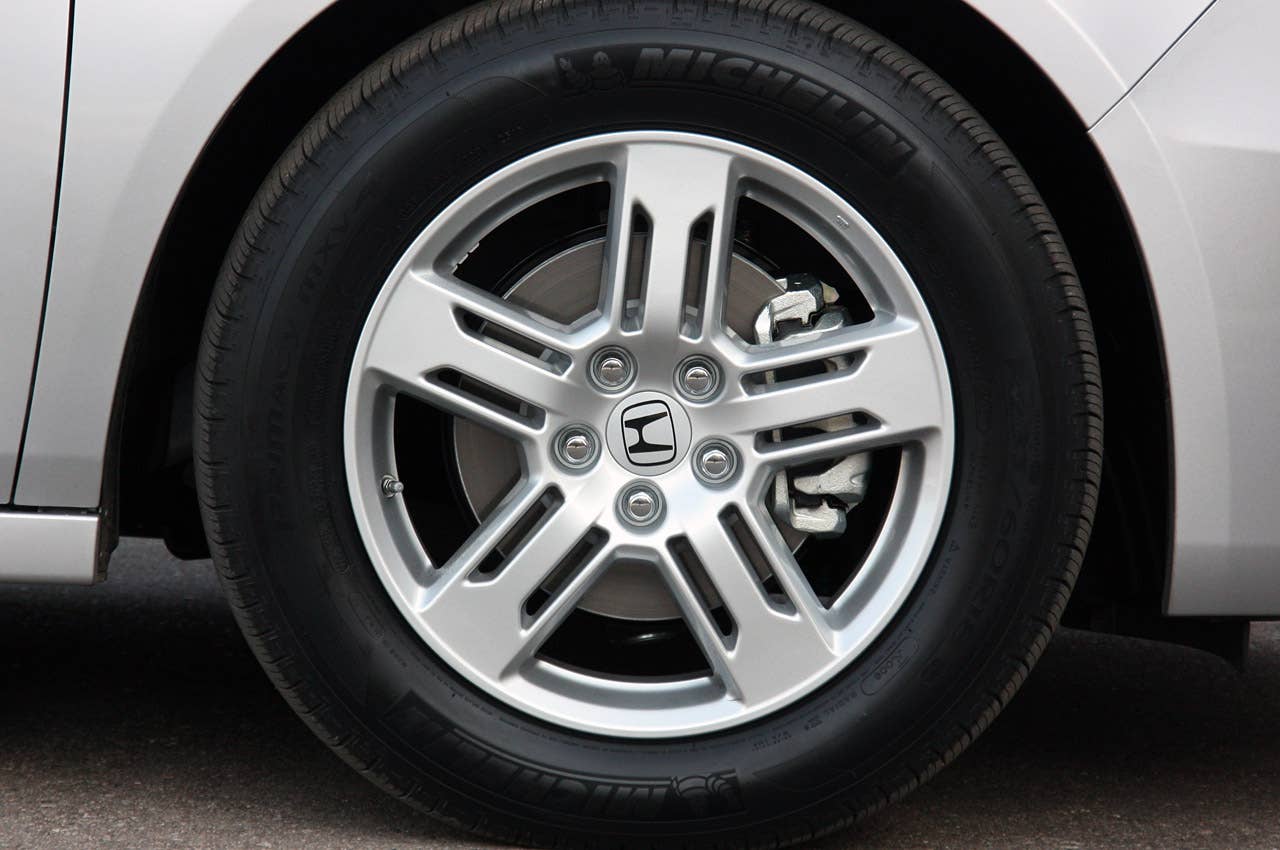 2011 Honda Odyssey wheel