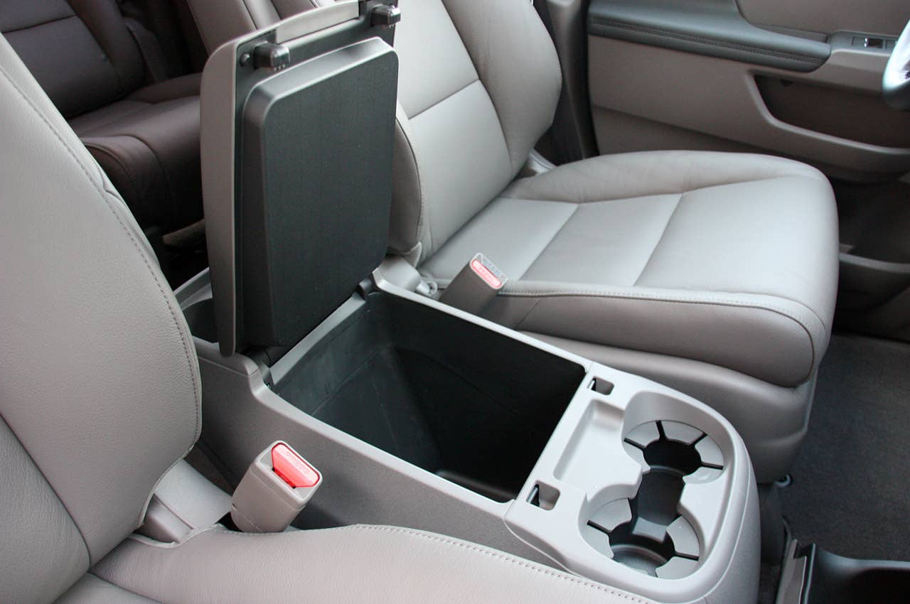 2011 Honda Odyssey rear seat storage console