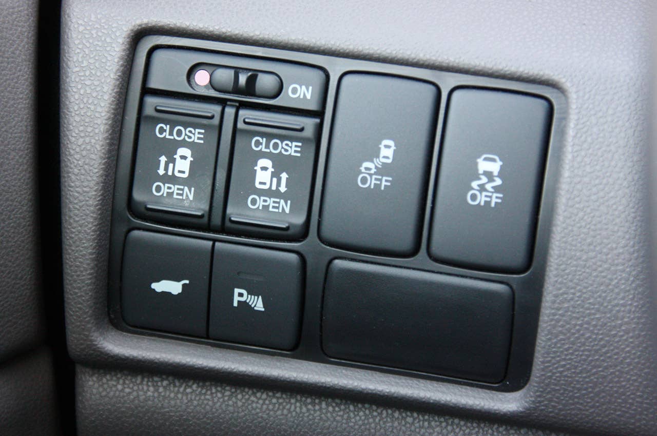 2011 Honda Odyssey vehicle sensors and door controls