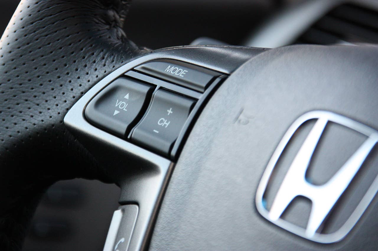 2011 Honda Odyssey steering wheel controls